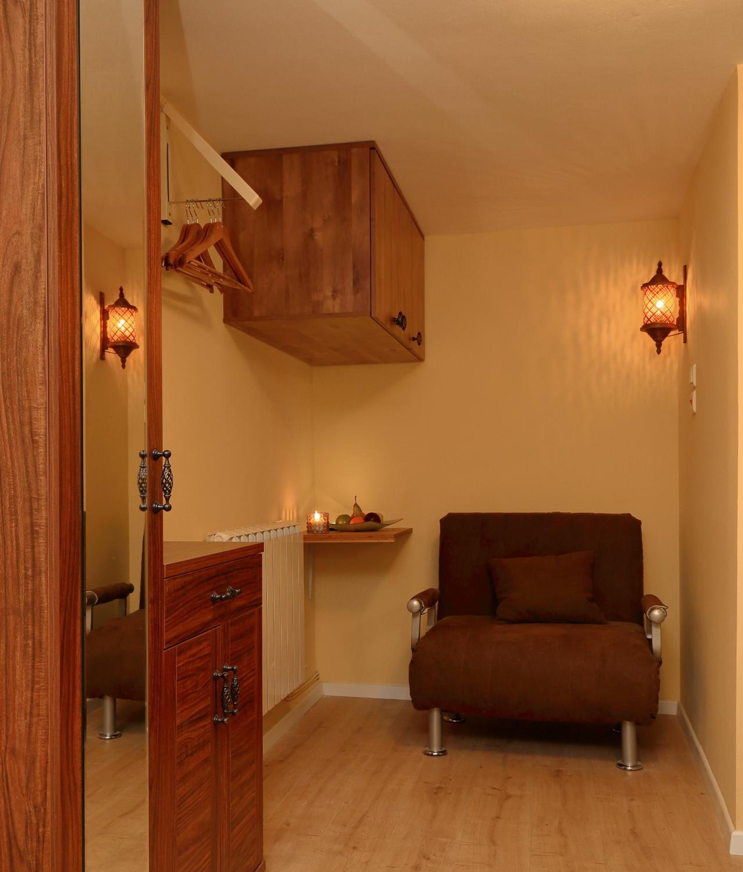 Deluxe Double Room with Extra Bed - Photo 3