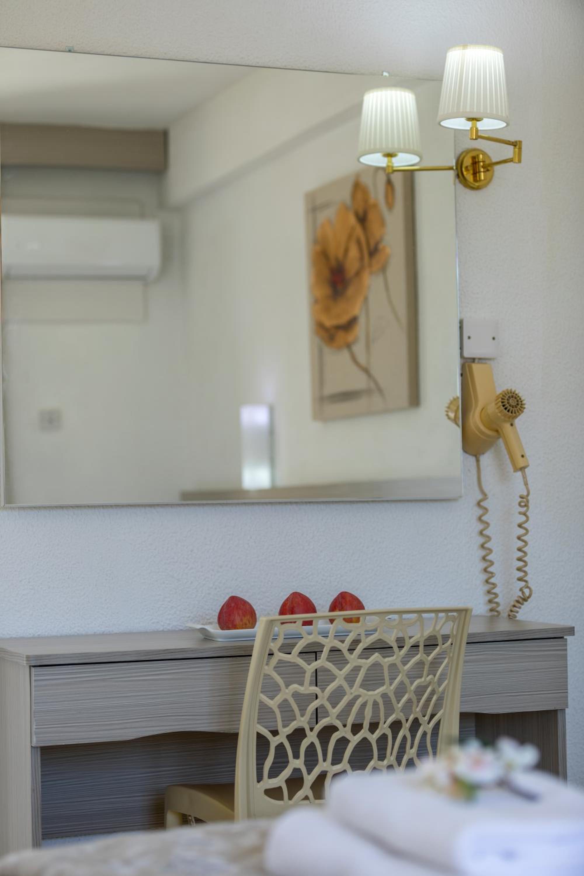 Double or Twin Room - Photo 3