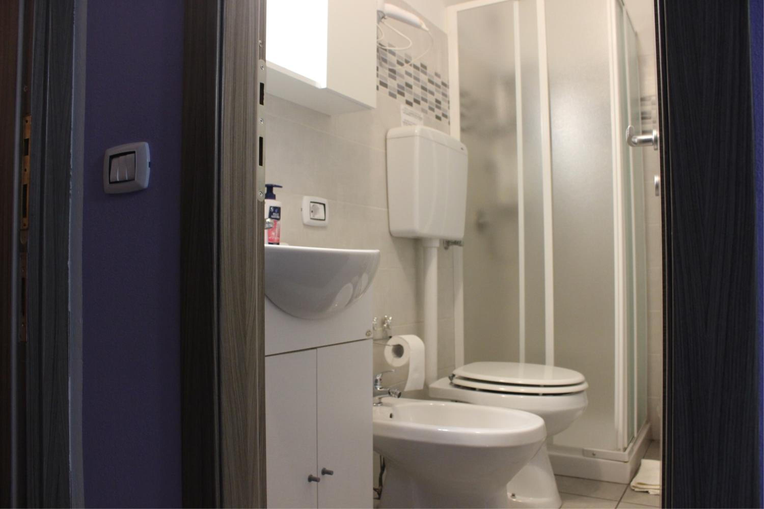 Deluxe Double Room - Photo 15