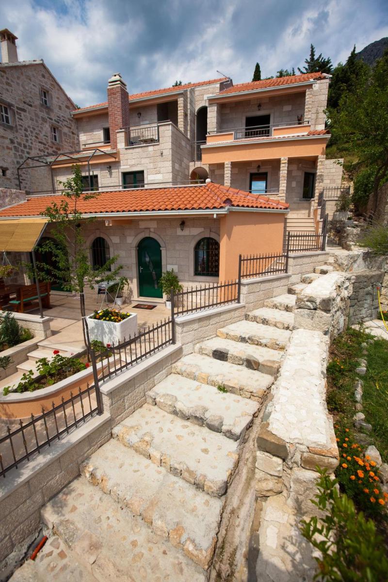 Luxury Duplex Apartment with Balcony and Sea View - Photo 5