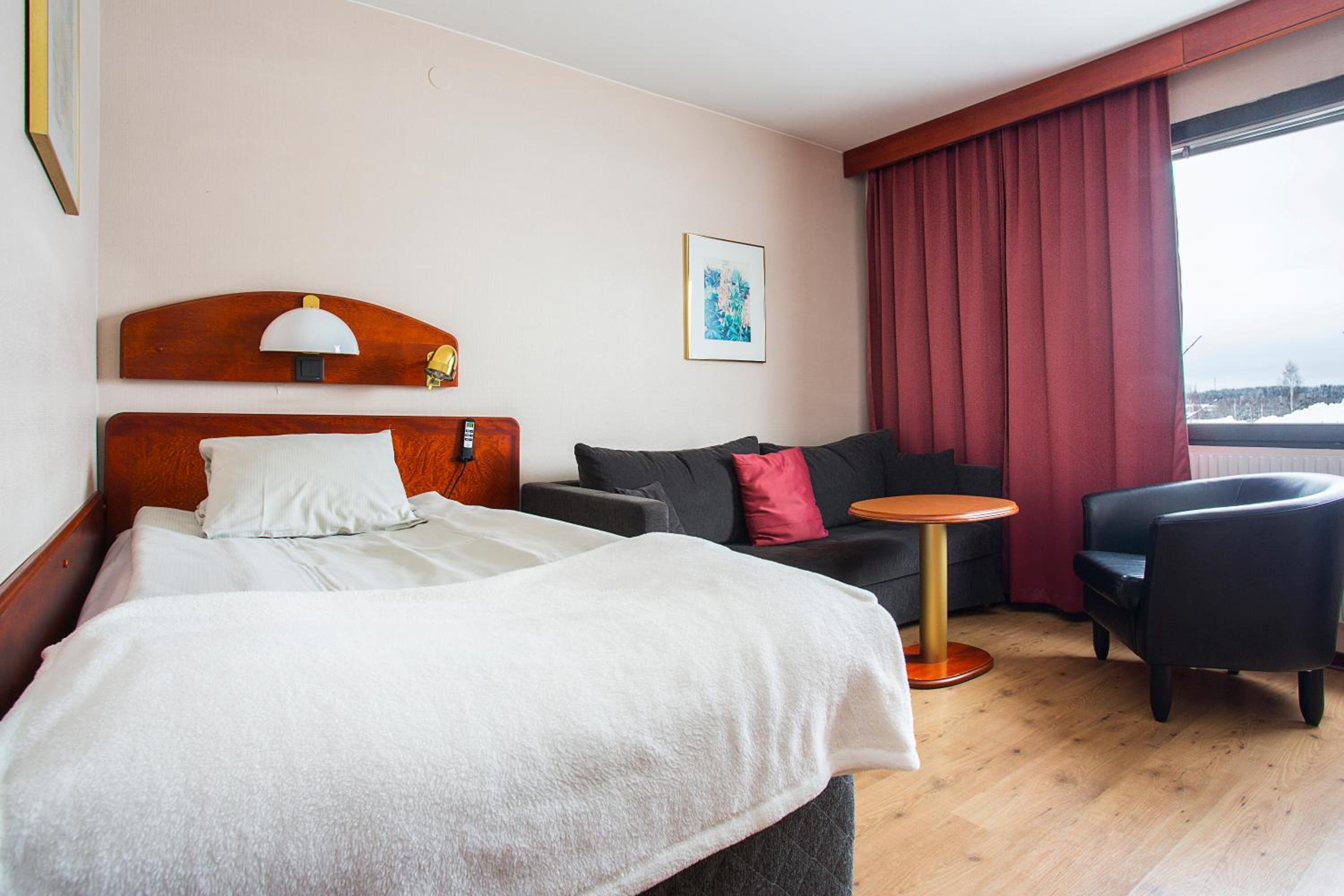Single Room with Sofa Bed - Non-Smoking - Photo 8