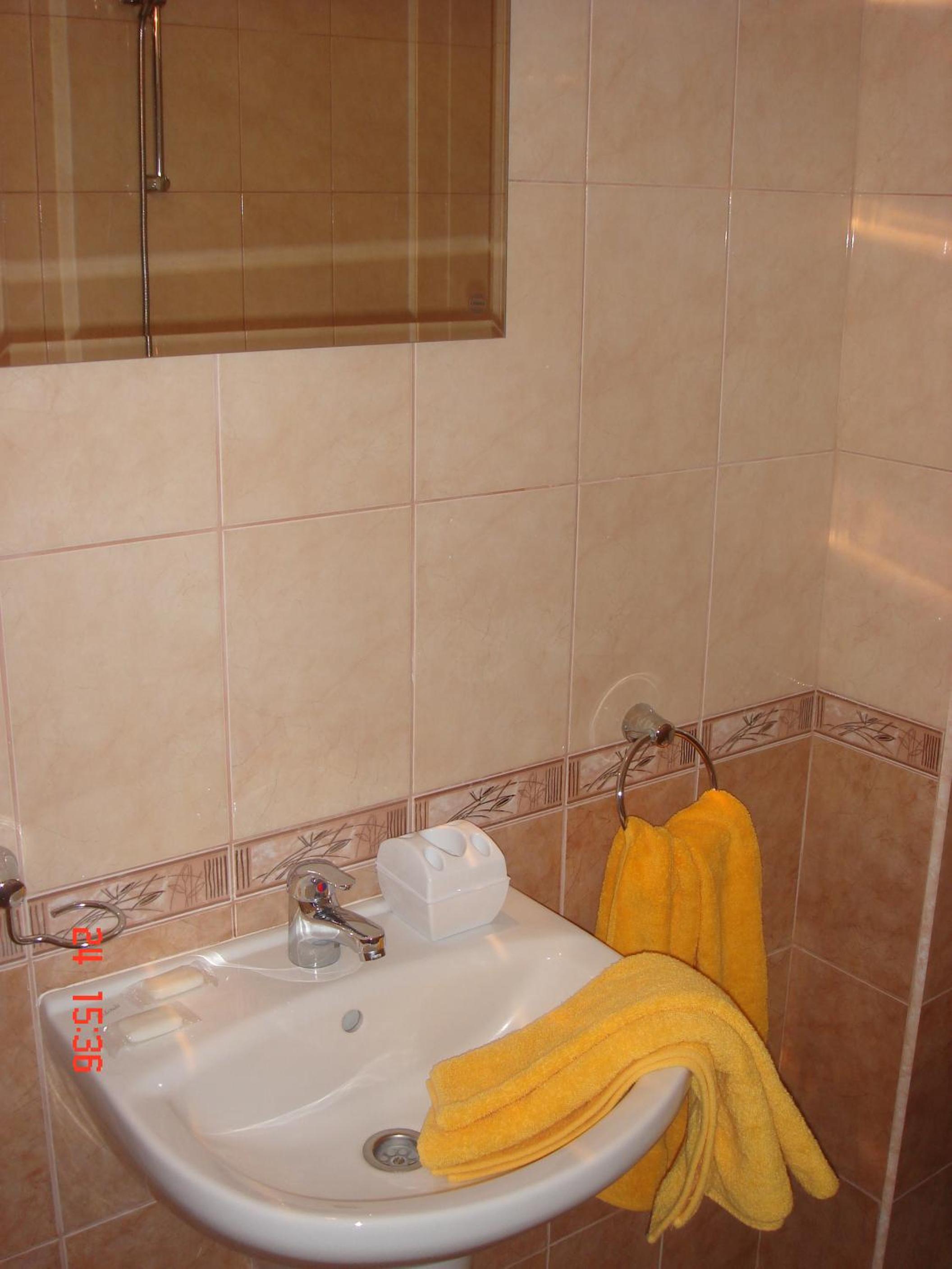 One-Bedroom Suite with Balcony - Photo 3