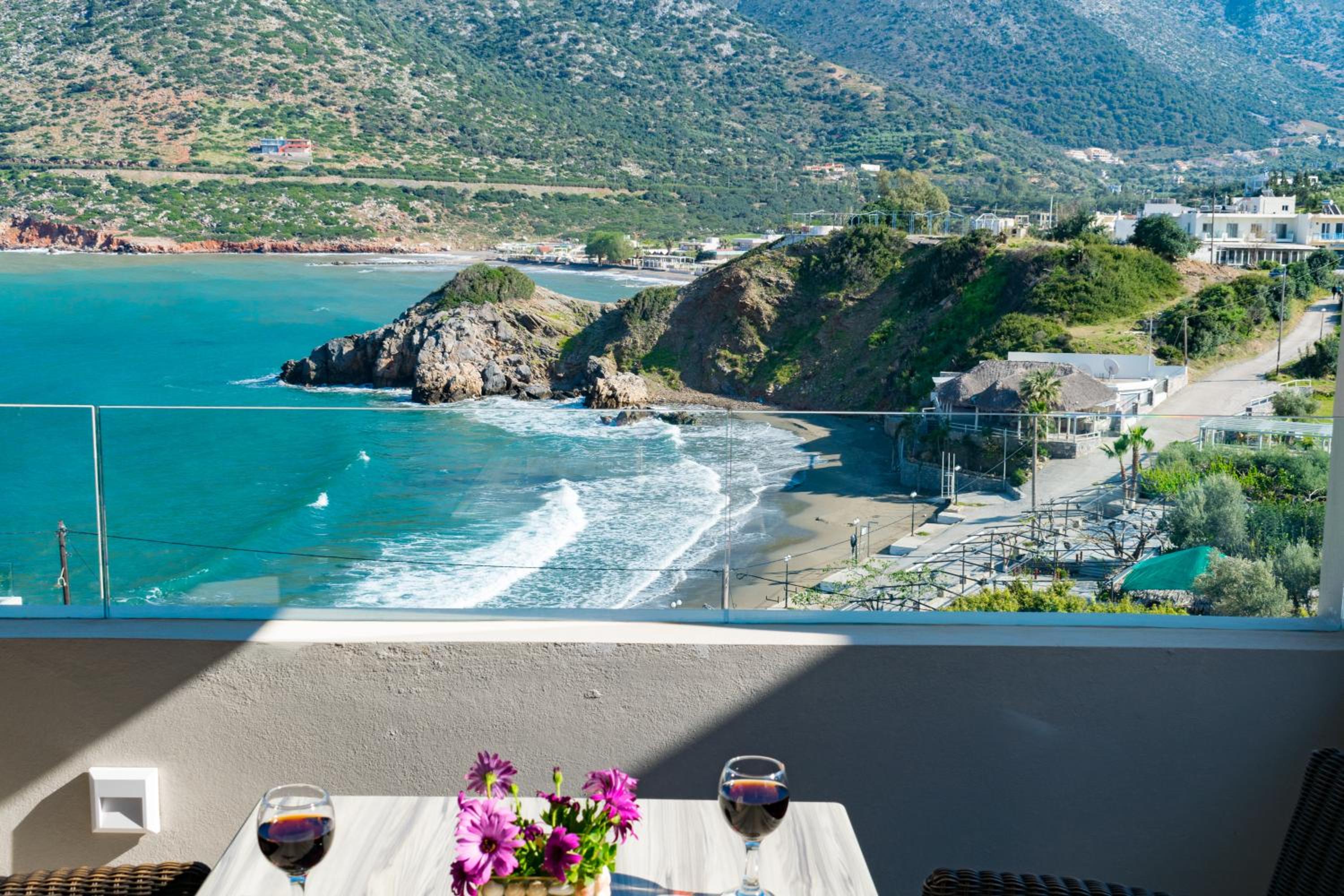 Double Room with Sea View - Photo 12