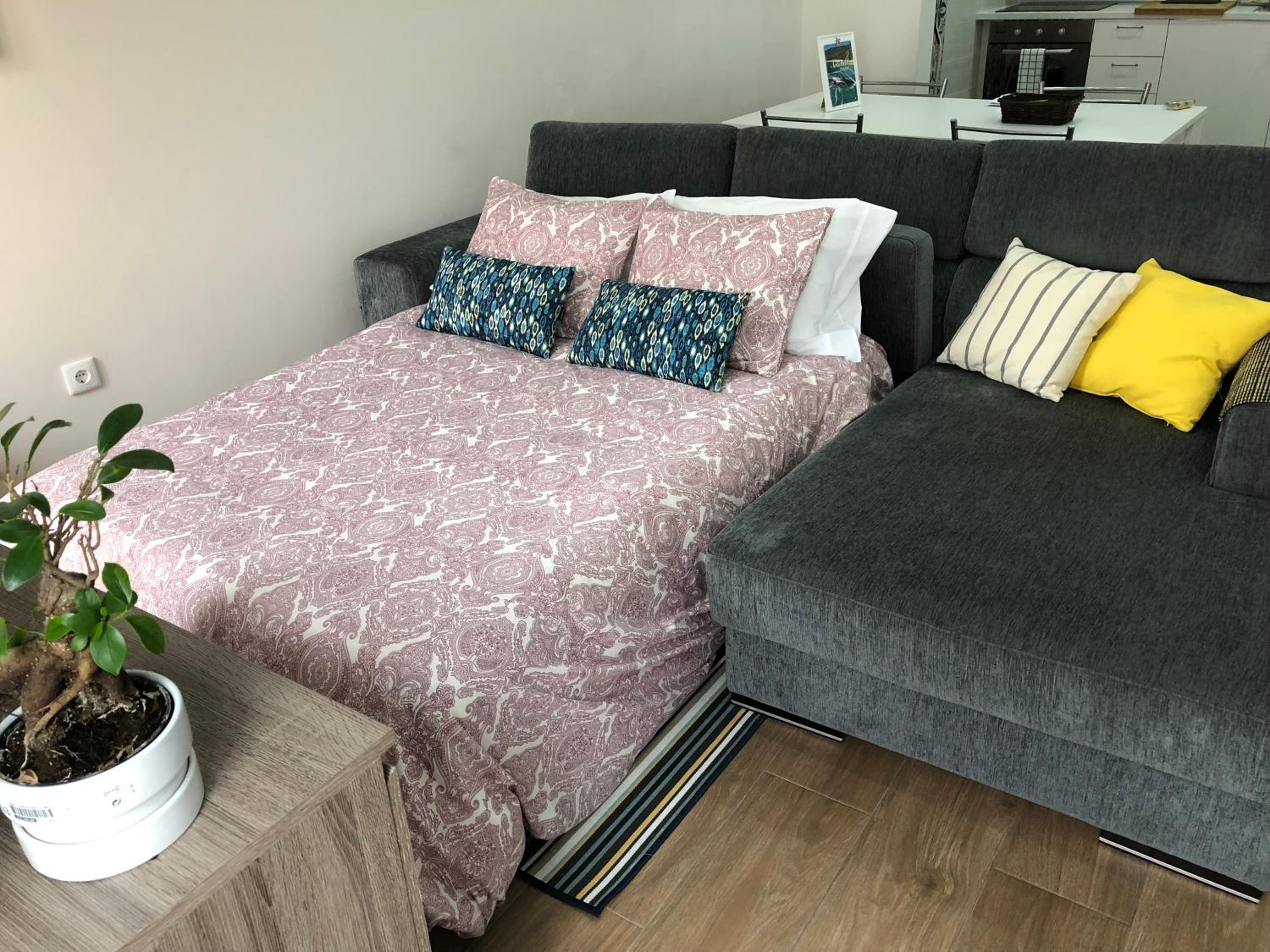 One-Bedroom Apartment - Photo 10