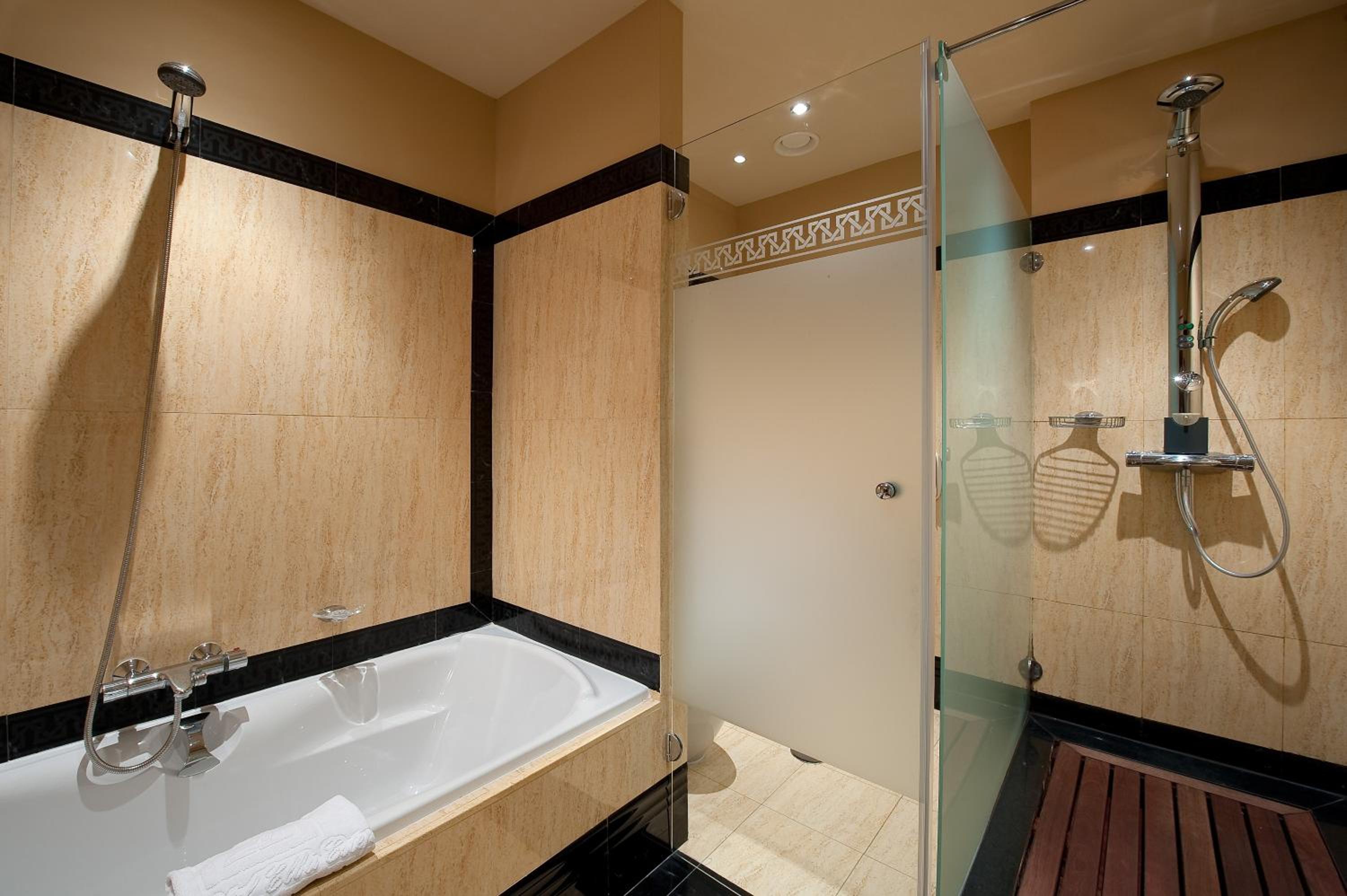 Double Room with Sea View - Photo 2