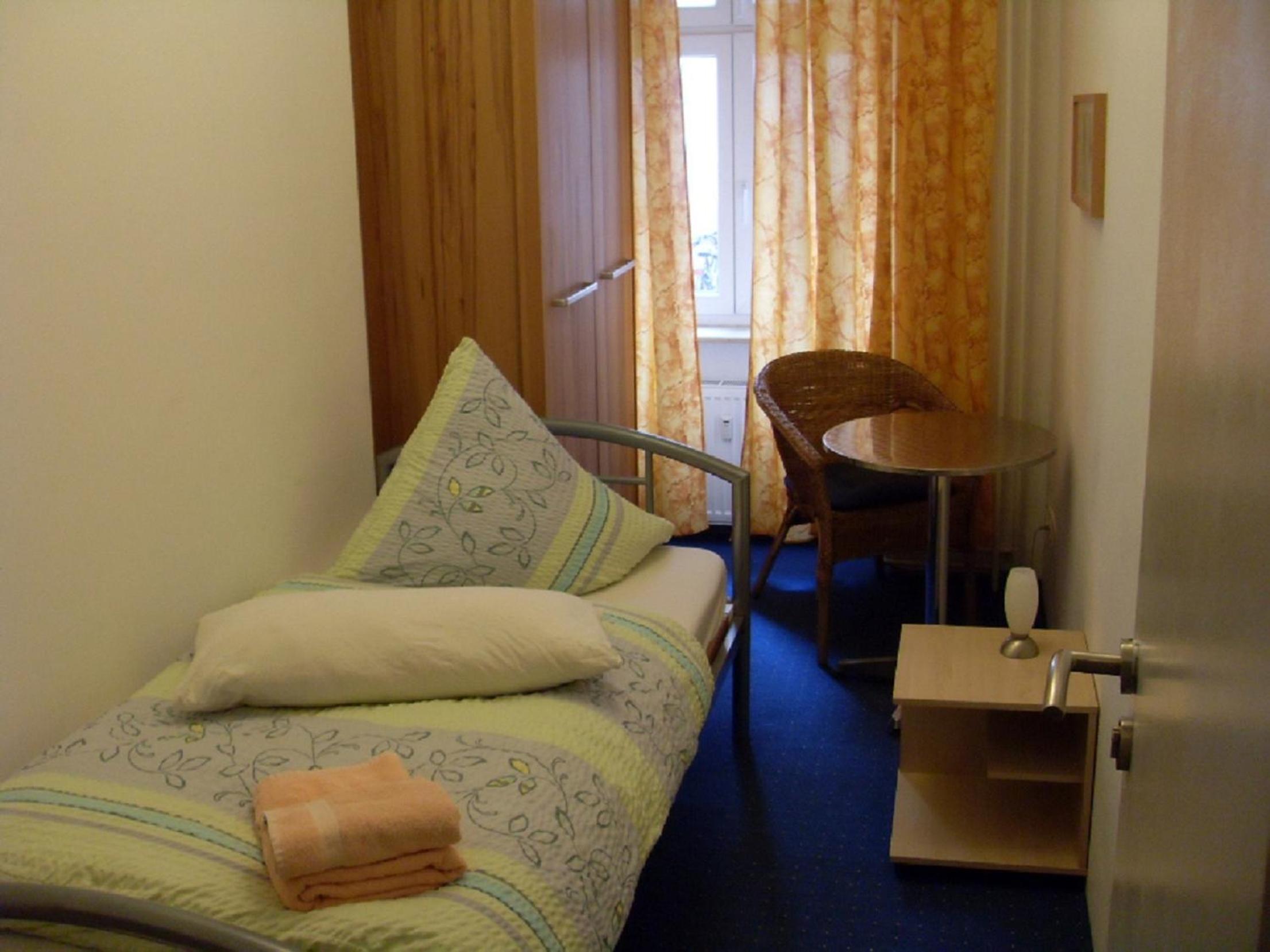 Single Room with Shared Bathroom photo 1