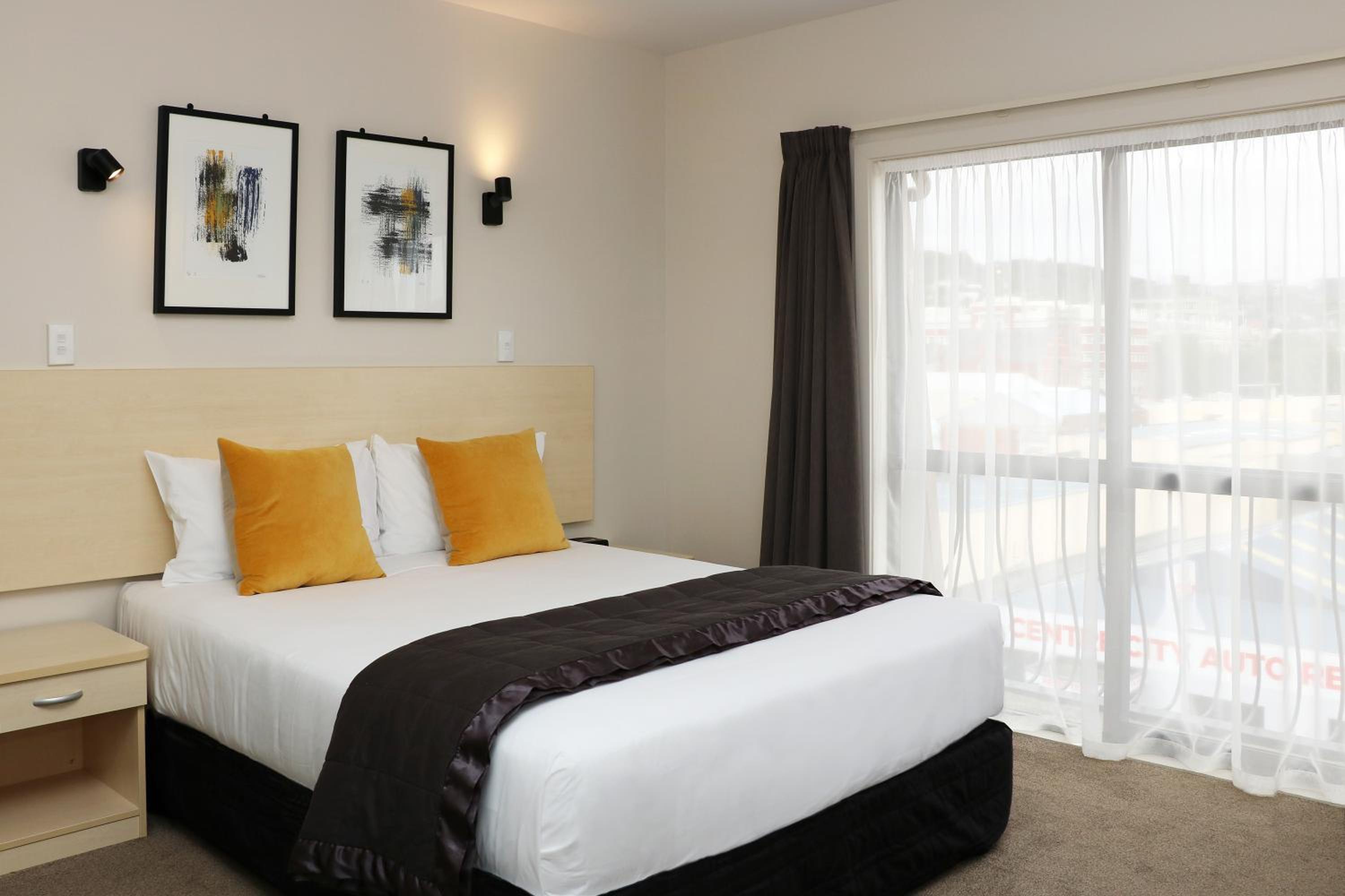 Deluxe Room with Two Bedrooms - Photo 1