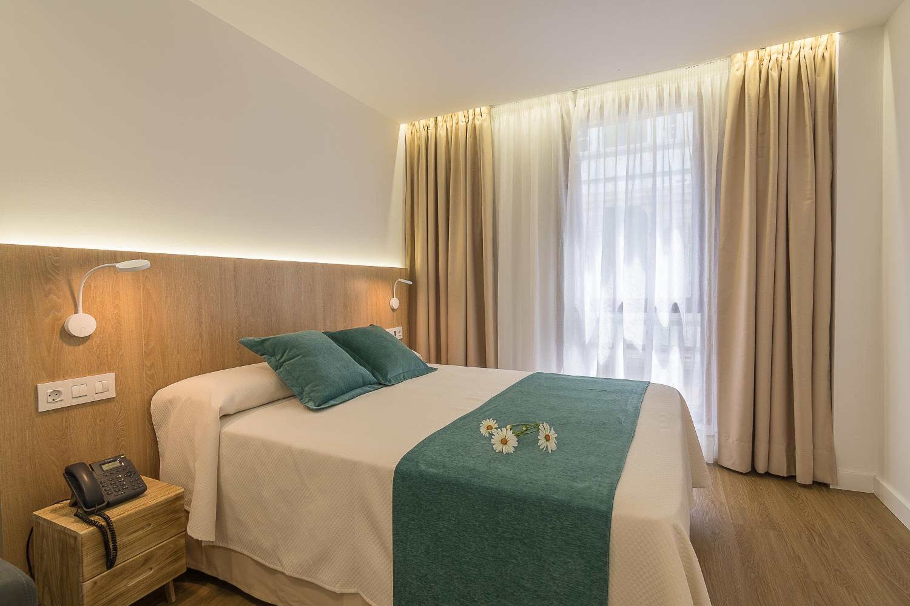 Double Room with Sofa Bed (4 Adults) - Photo 1