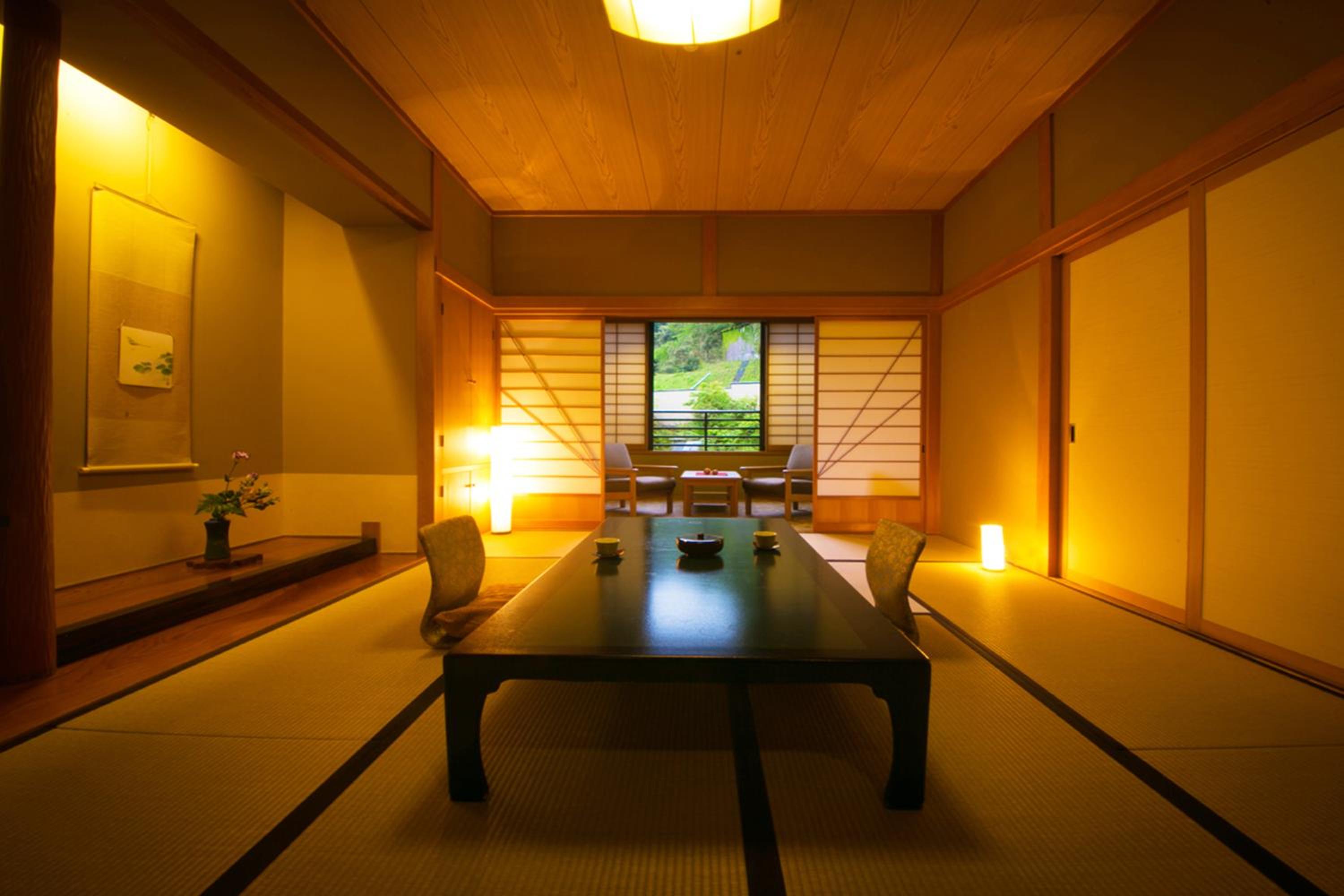 Japanese-Style Triple Room with Private Bathroom (Shirakikan) photo 1