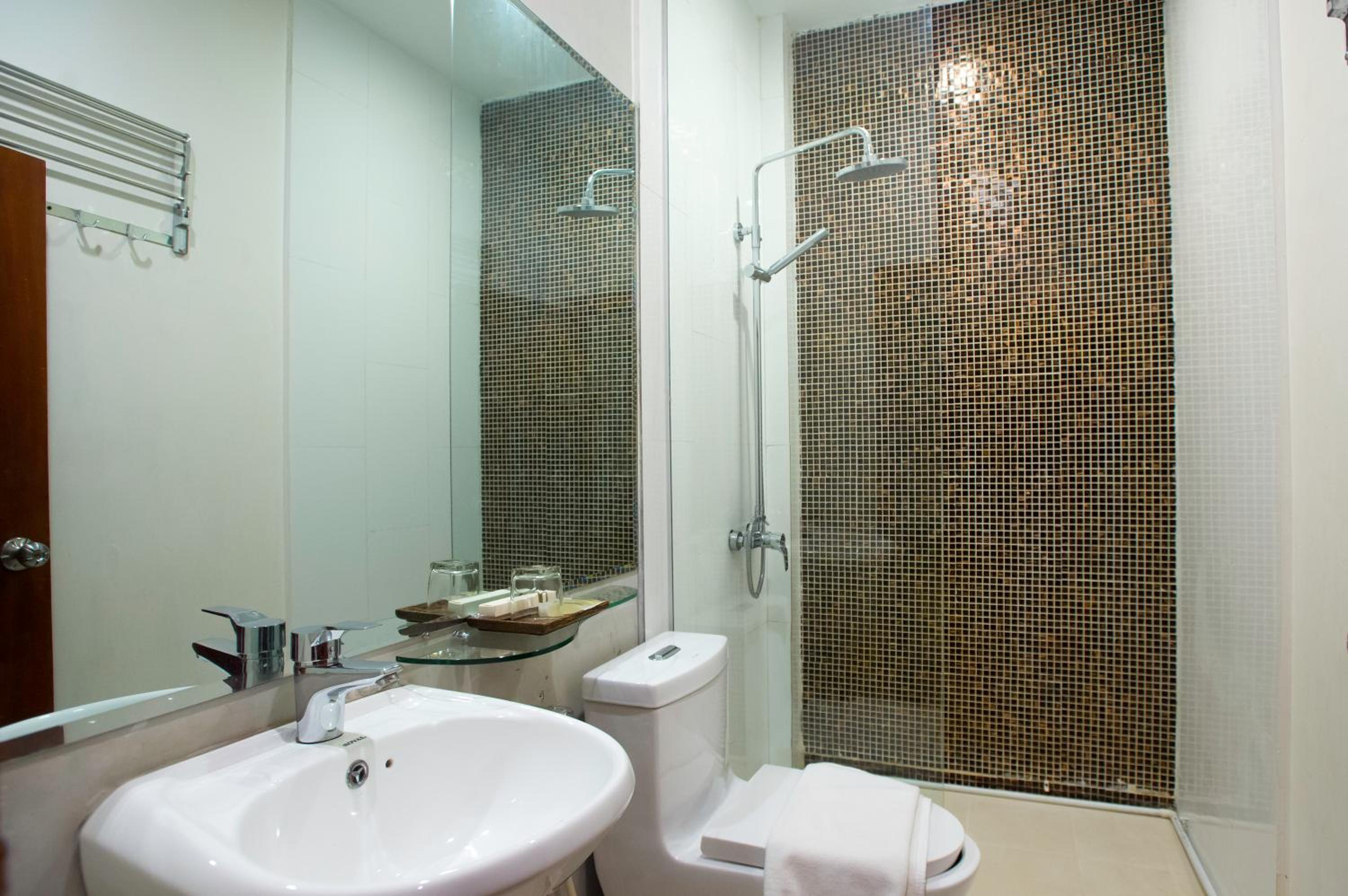 Queen Room - Photo 5