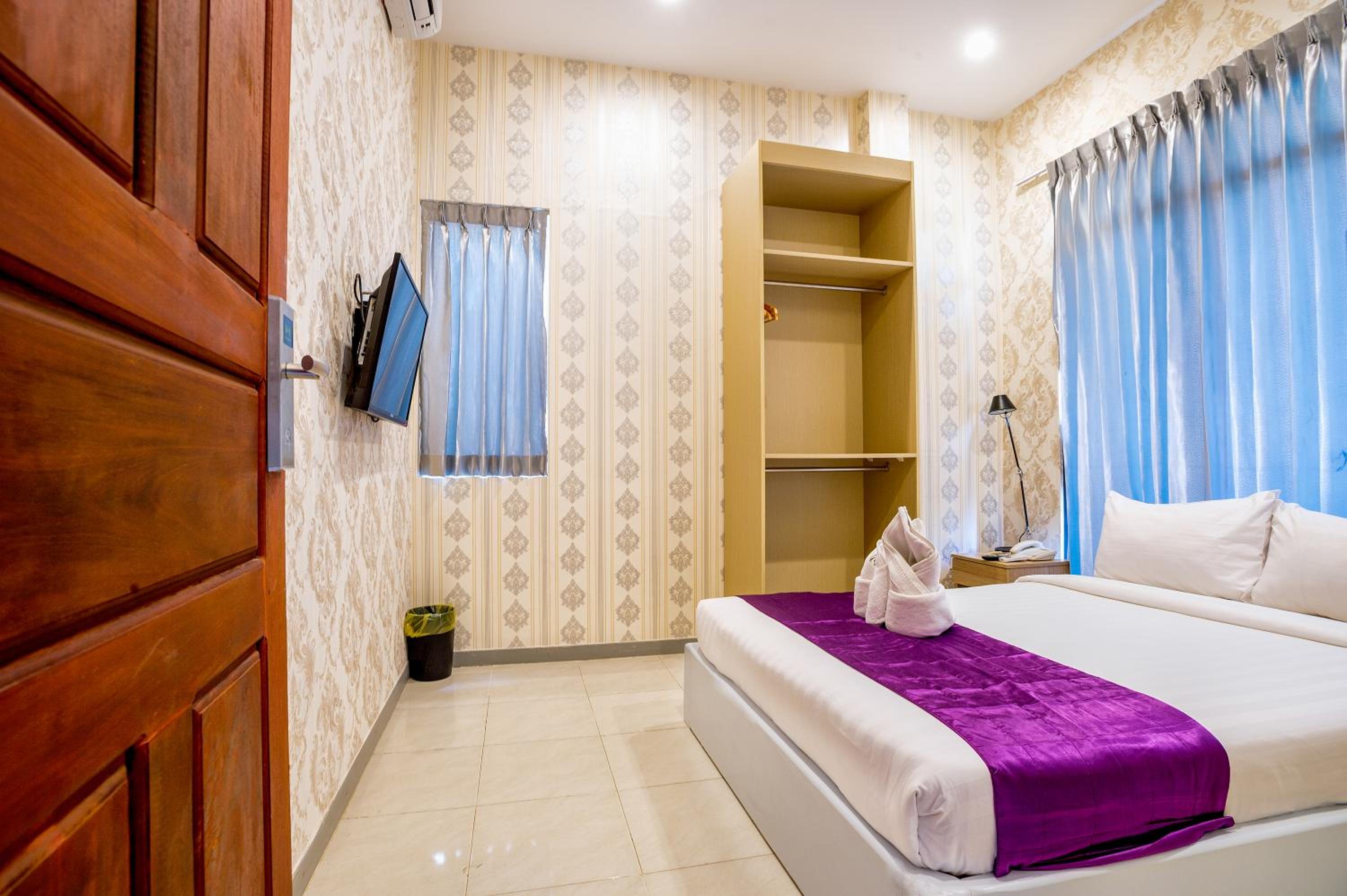 Deluxe Queen Room - Photo 1