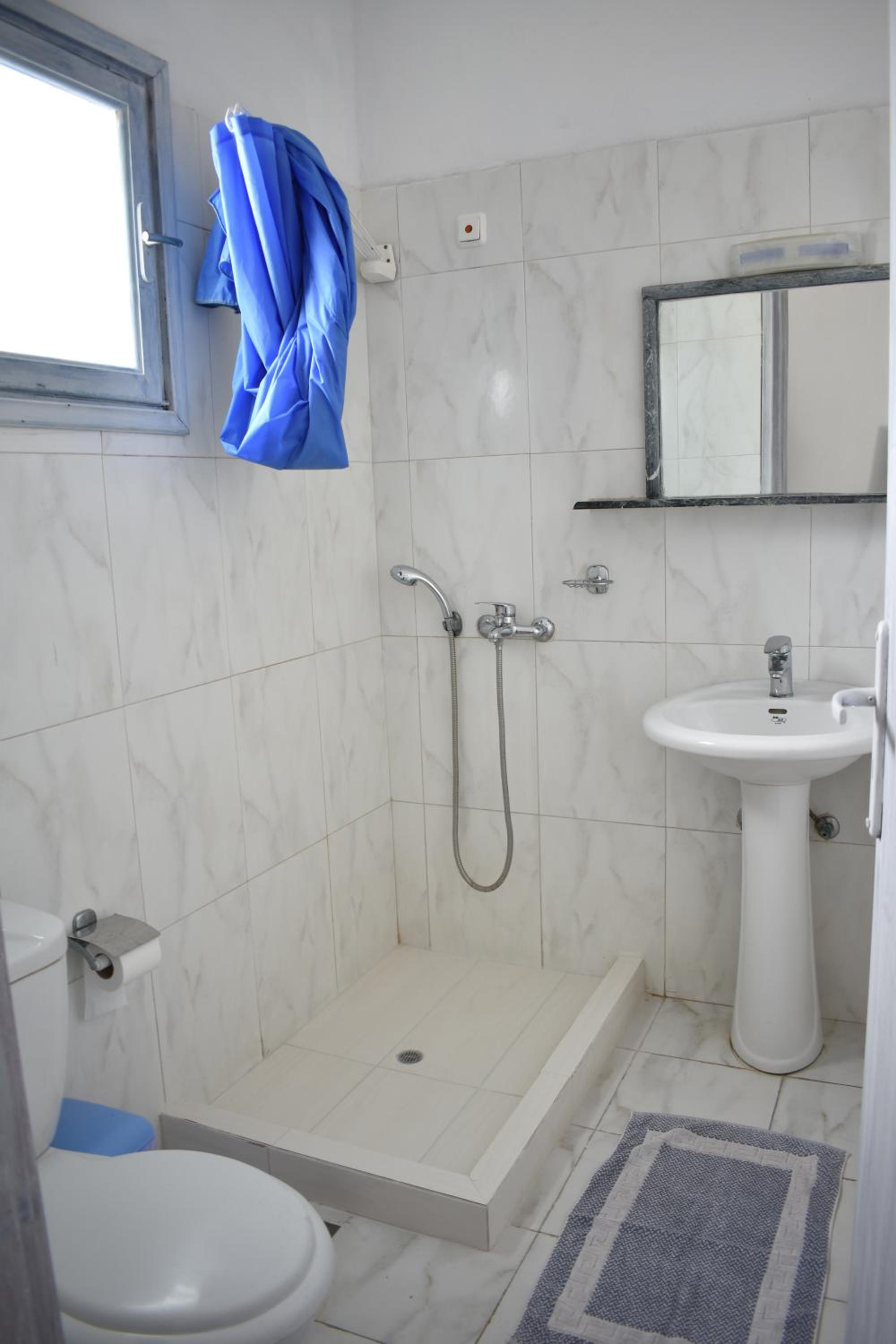 Studio (2 Adults) - Photo 7