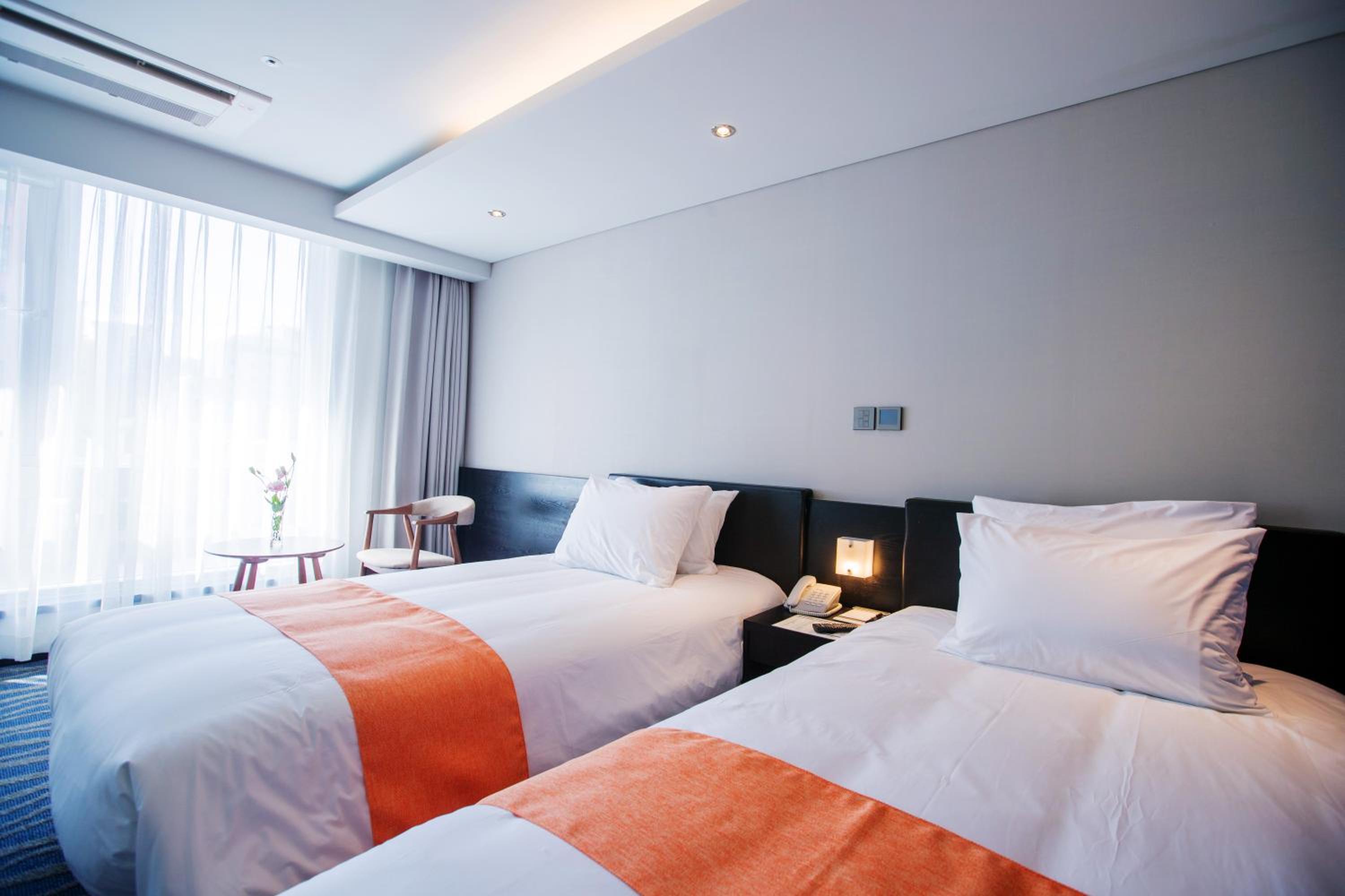 Superior Twin Room photo 3
