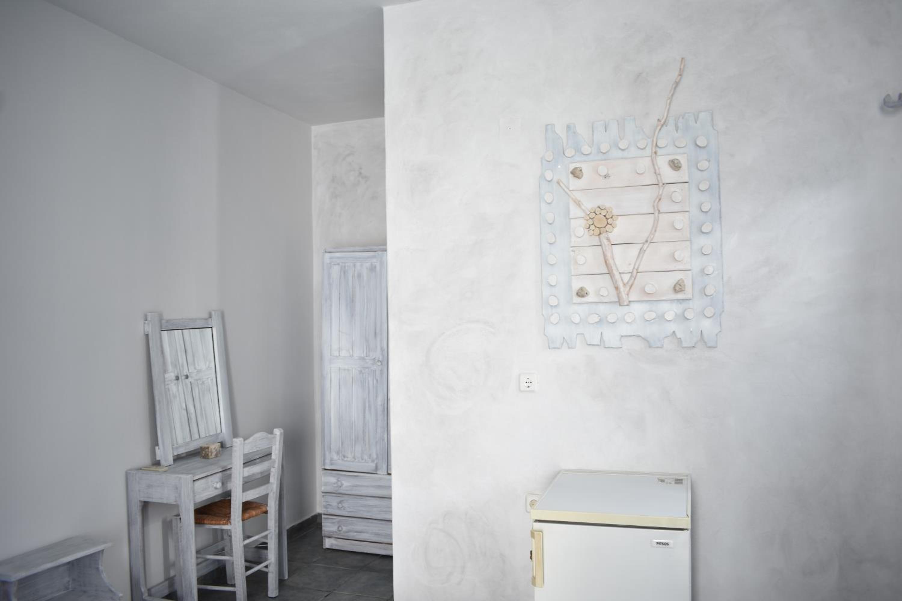 Studio Apartment - Photo 4