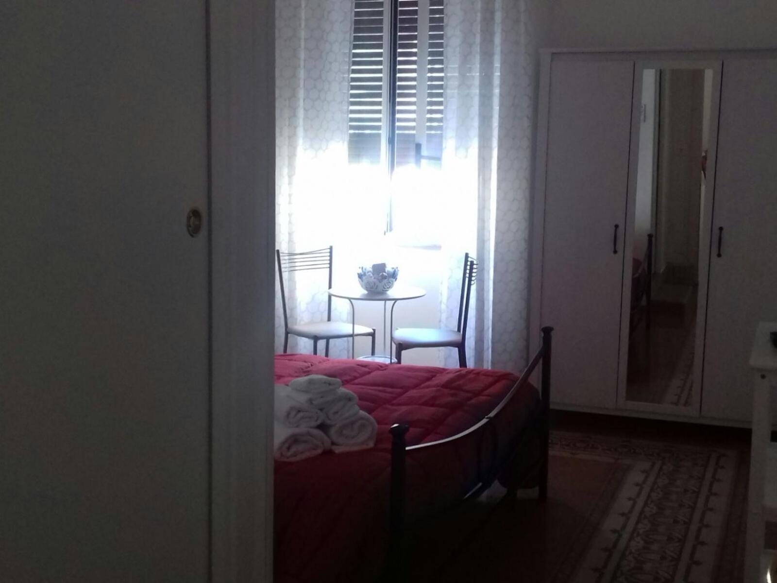 Camera Matrimoniale con Vista Città e Bagno Privato