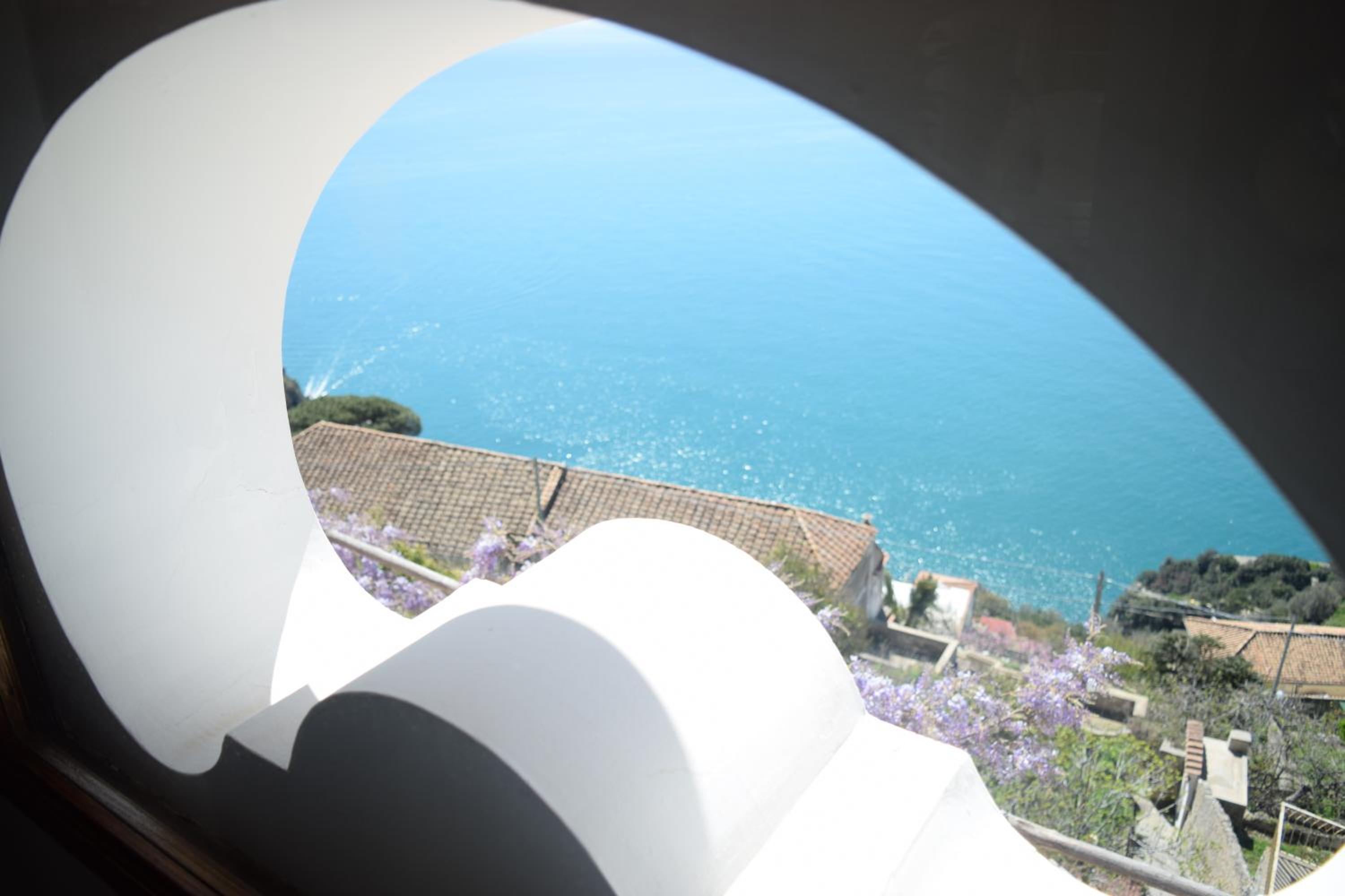 Two-Bedroom Apartment with Sea View photo 2