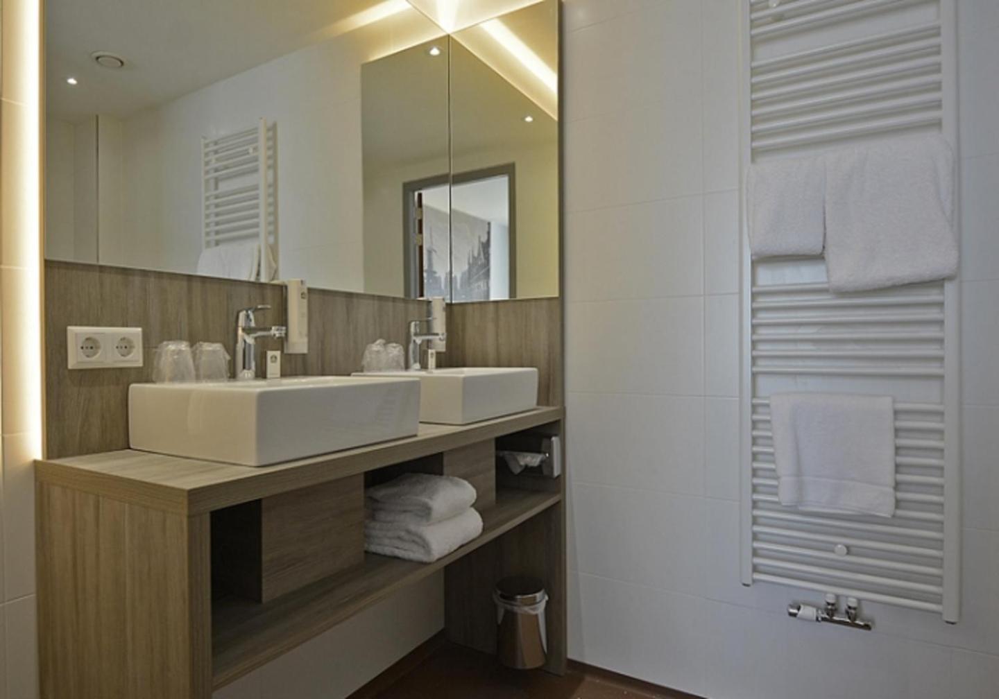 Superior Twin Room - Non-Smoking - Photo 7
