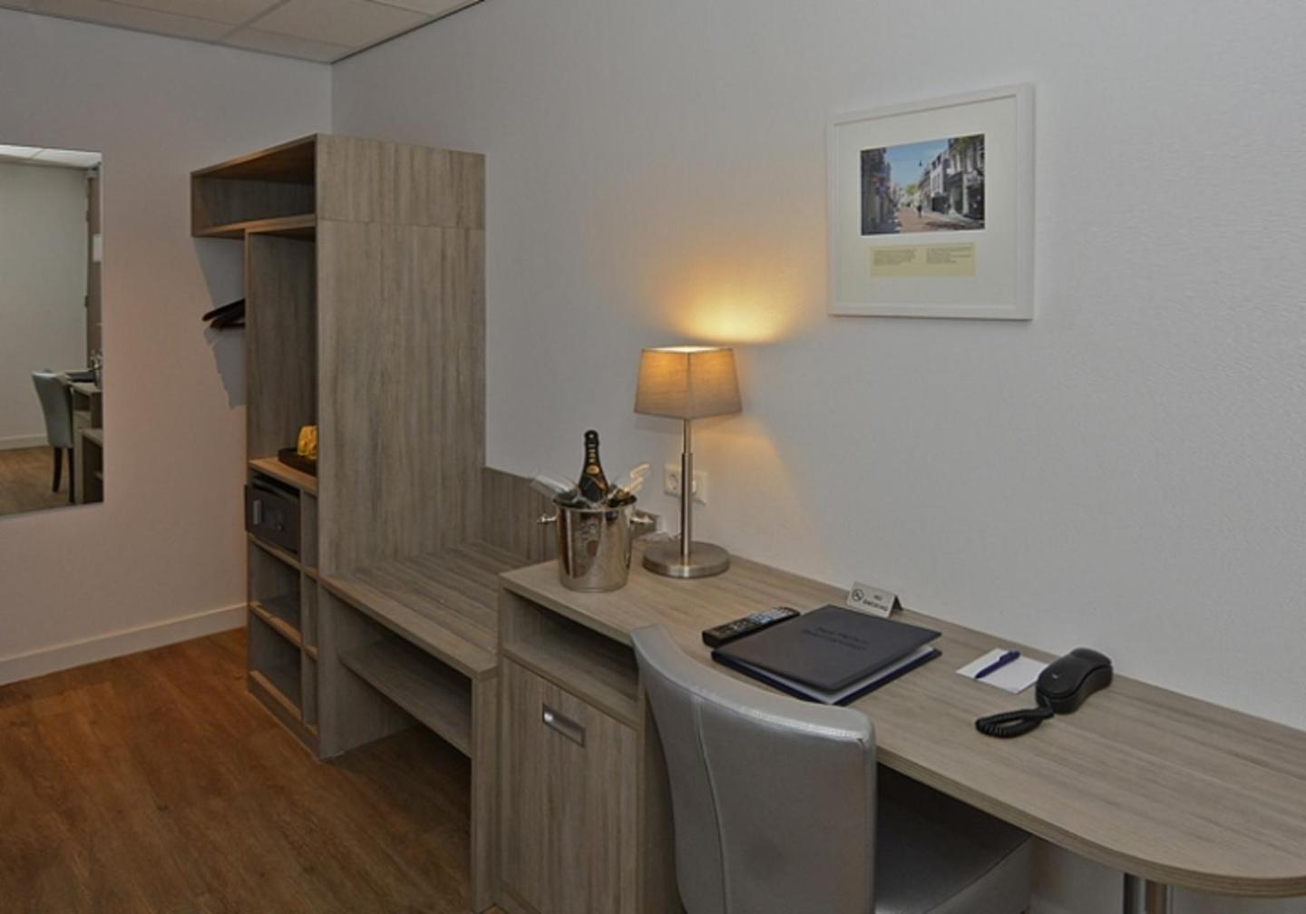 Superior Twin Room - Non-Smoking - Photo 6