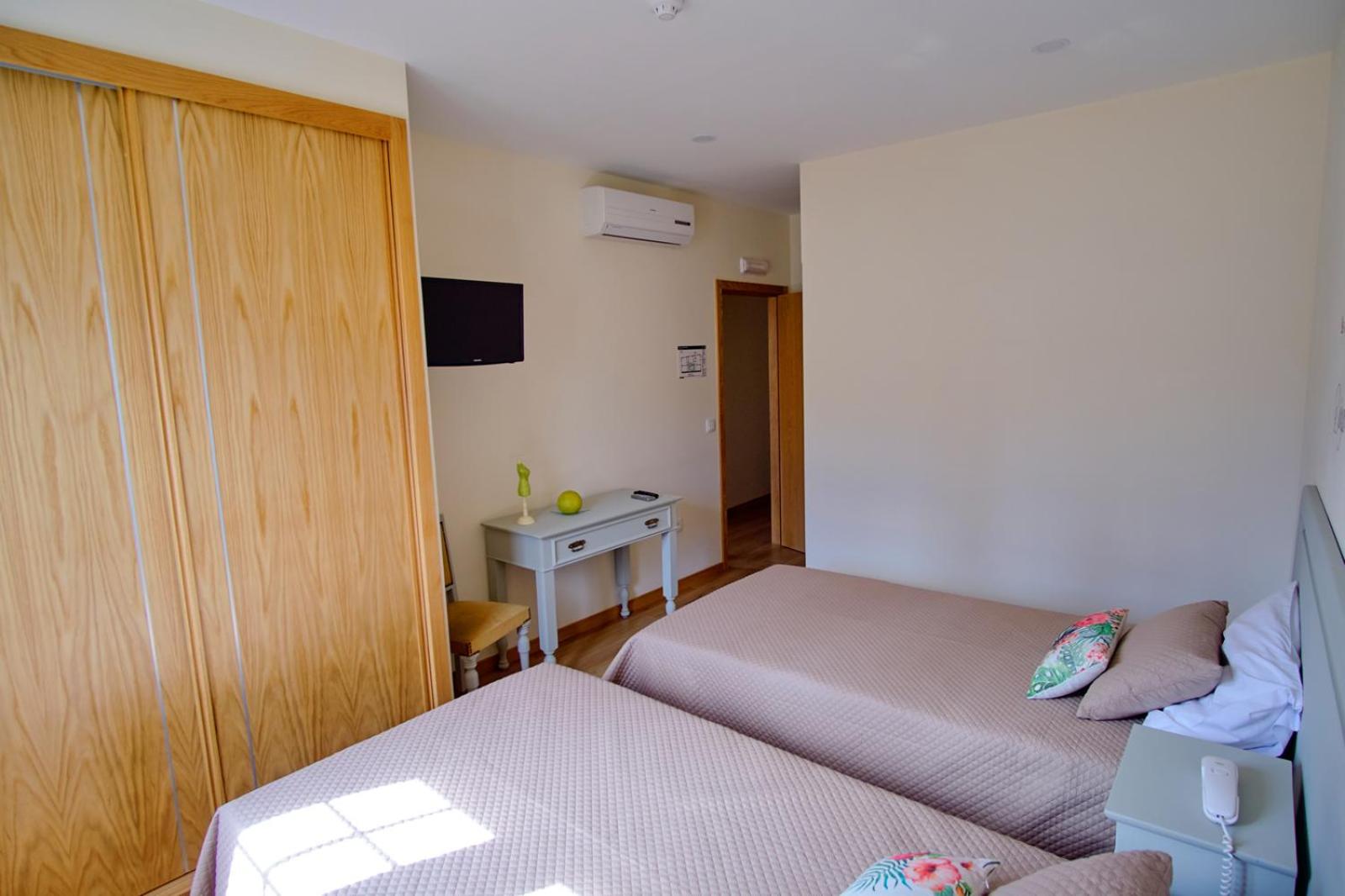 Large Double or Twin Room photo 2