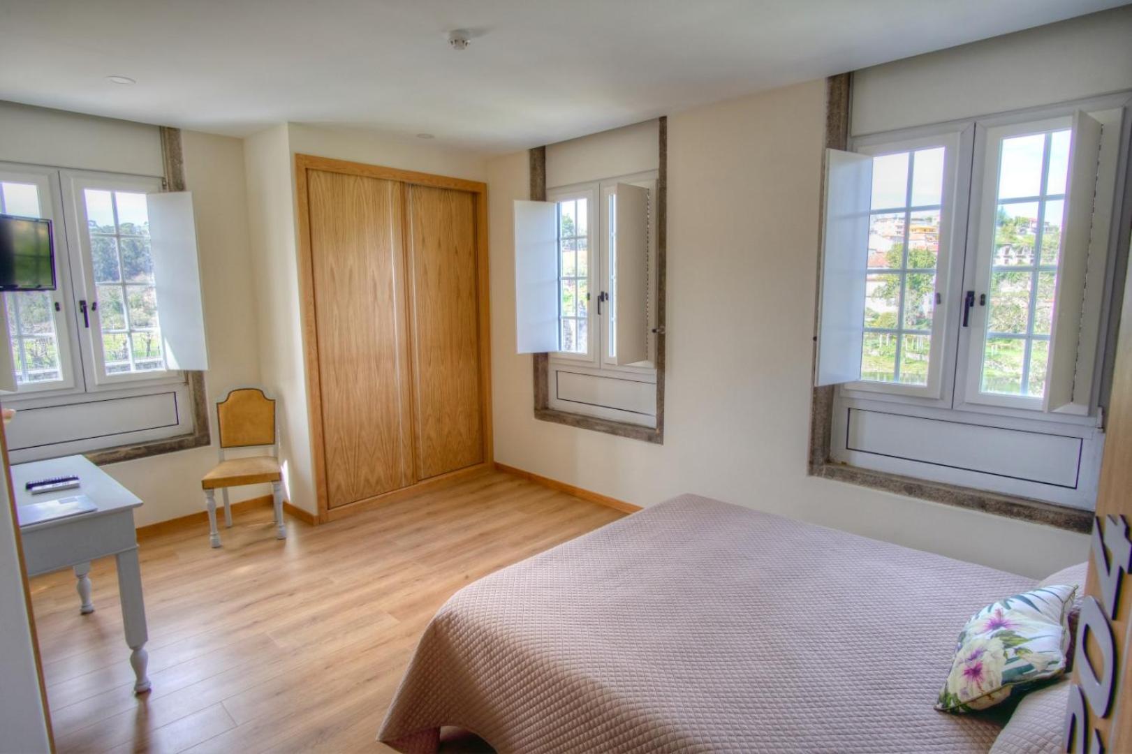 Double Room with Lake View photo 2