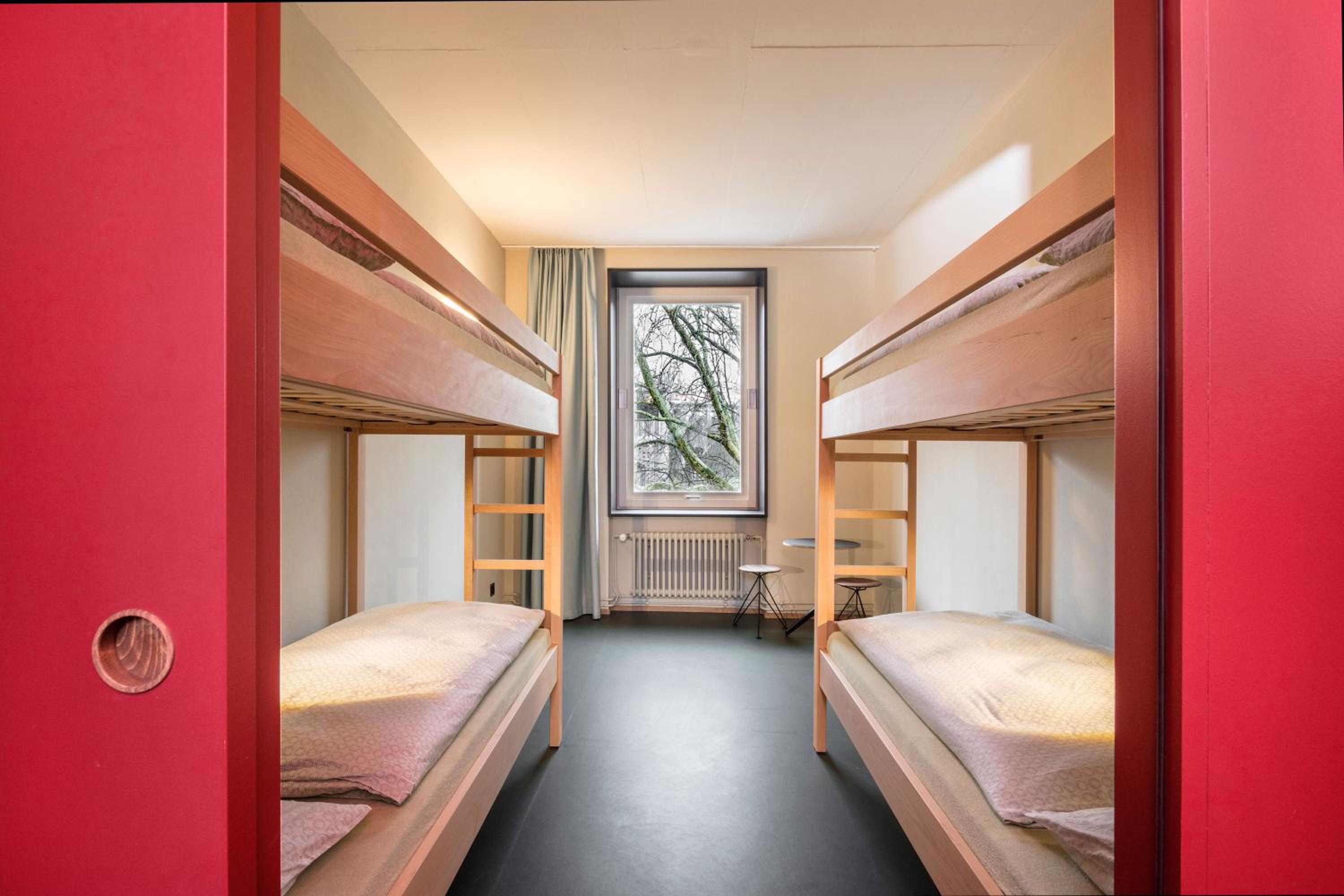 Quadruple Room with Shared Bathroom photo 2