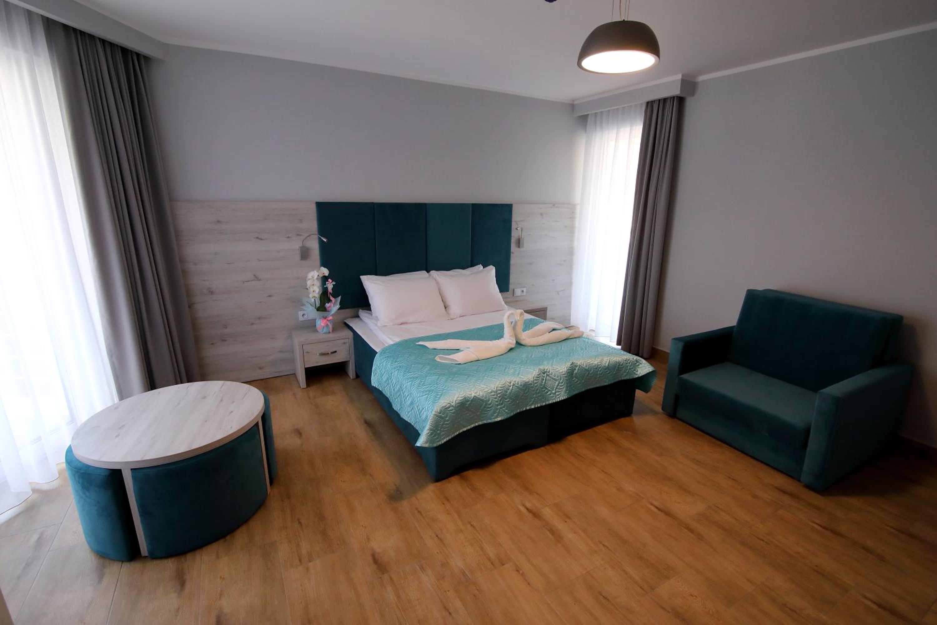 Triple Room with Balcony - Photo 1