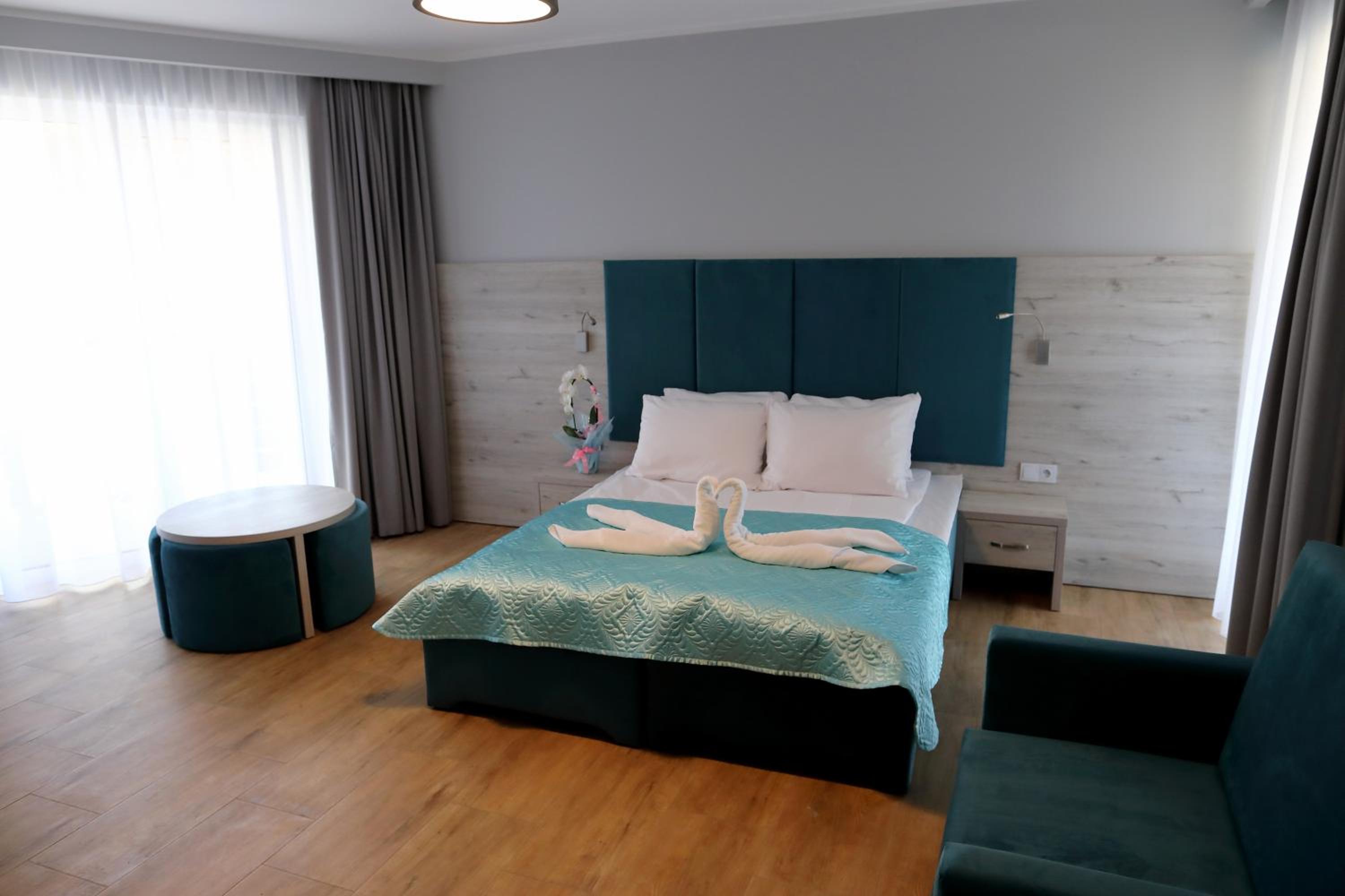 Triple Room with Balcony - Photo 9