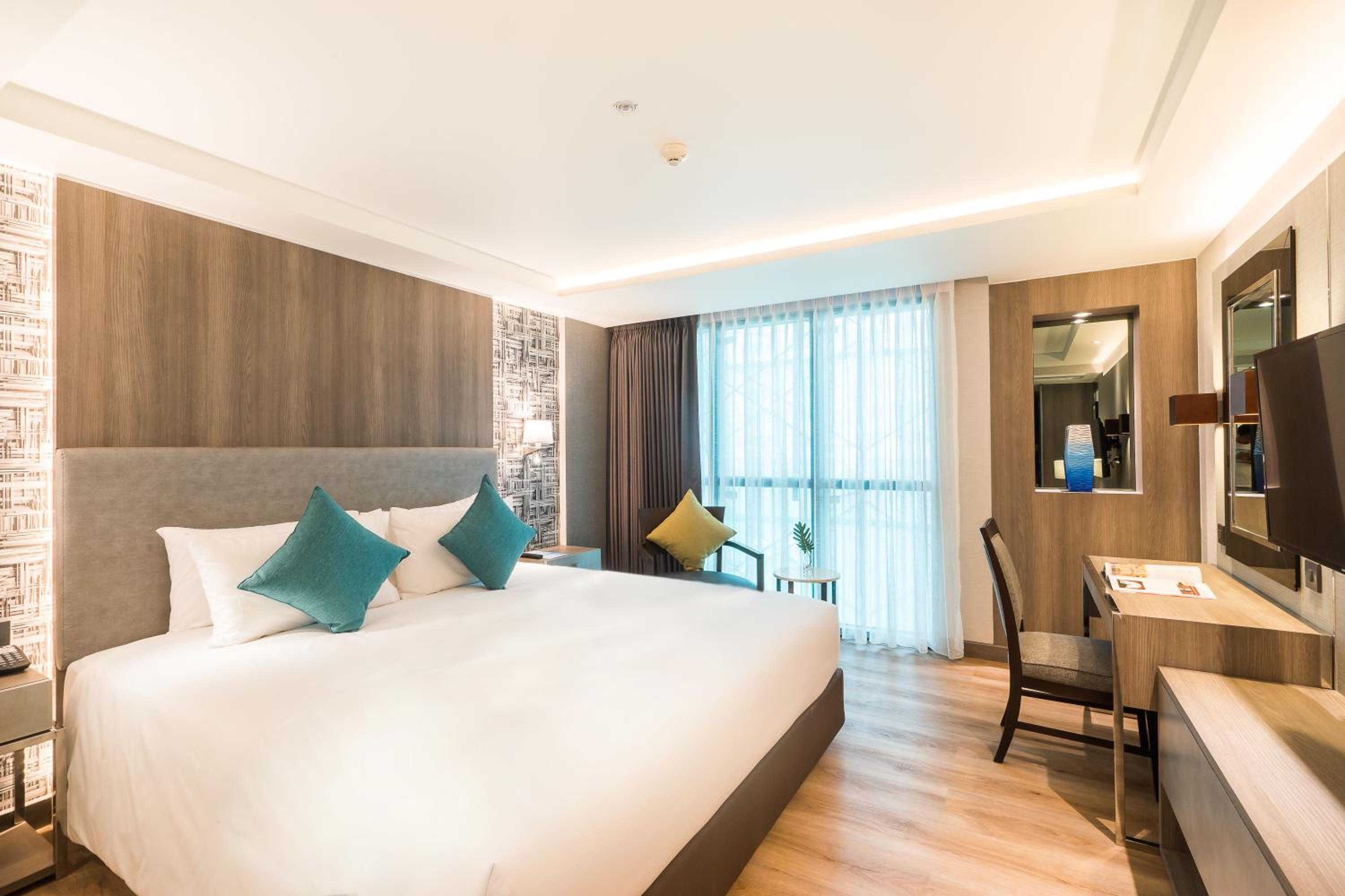 One Bedroom Executive Suite photo 2