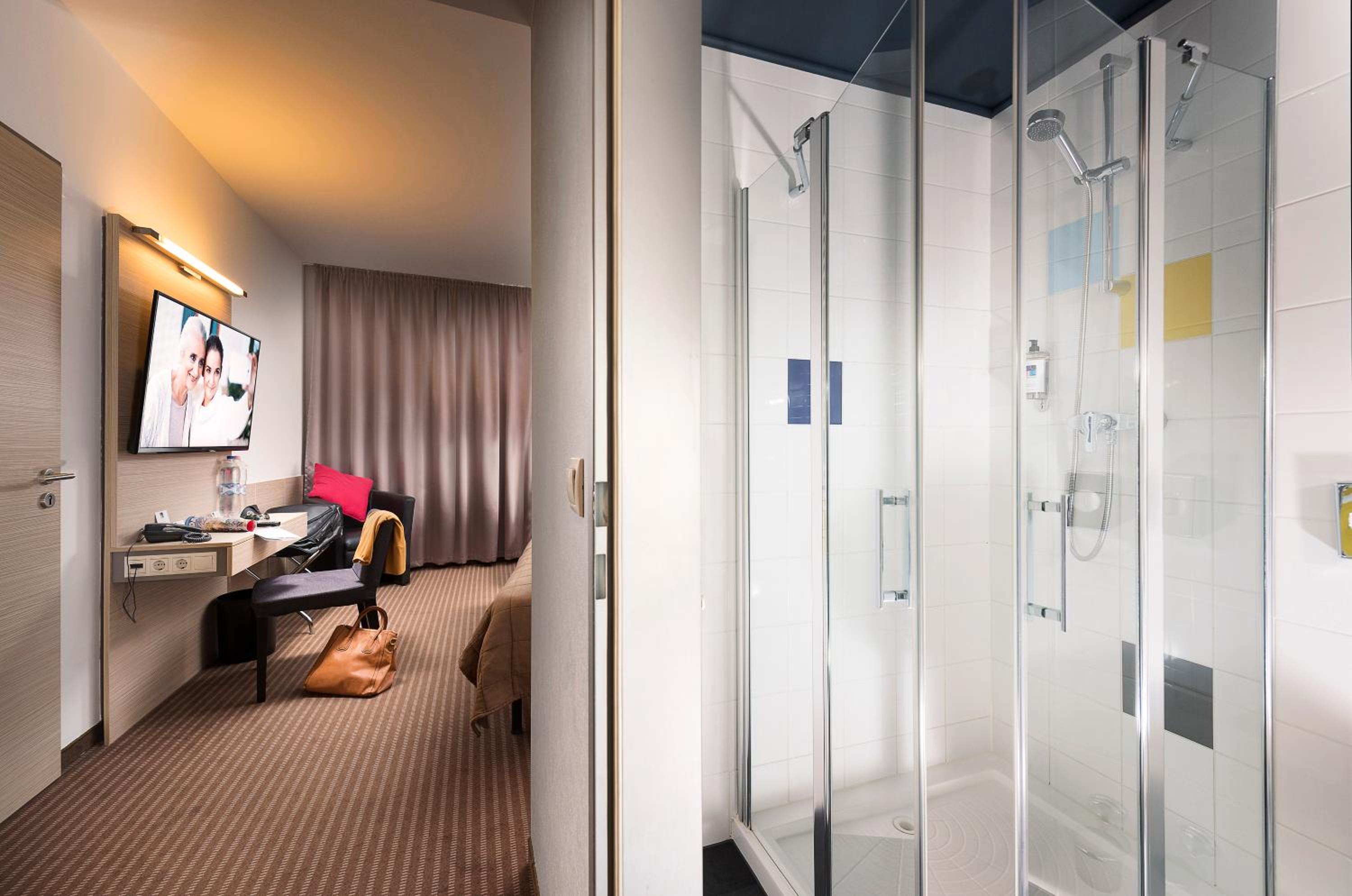 Standard Double or Twin Room - Photo 5