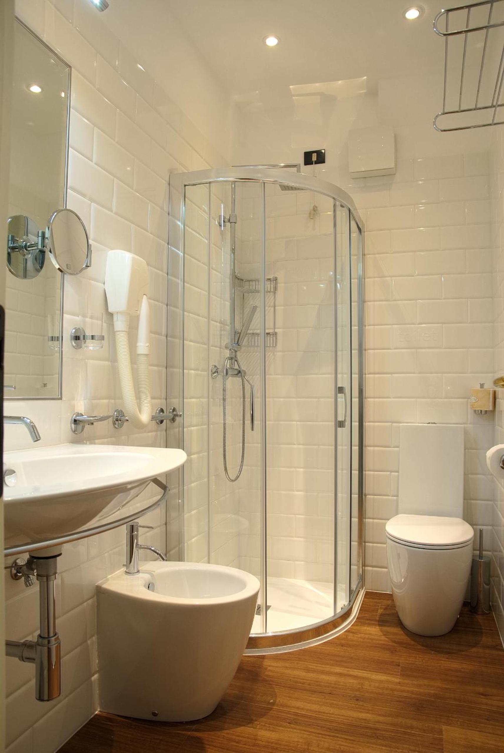 Double or Twin Room - Photo 3