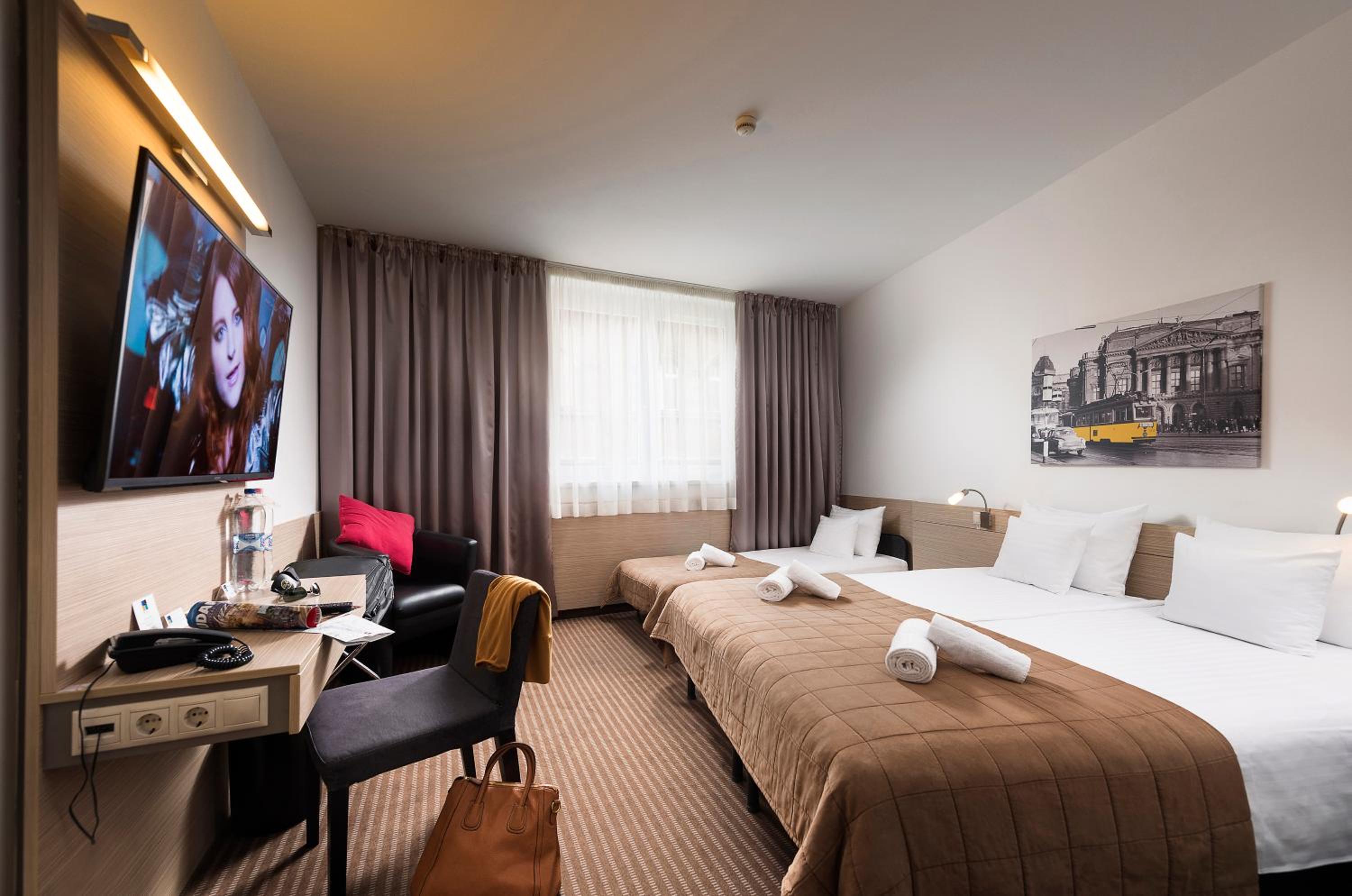 Standard Triple Room - Photo 1