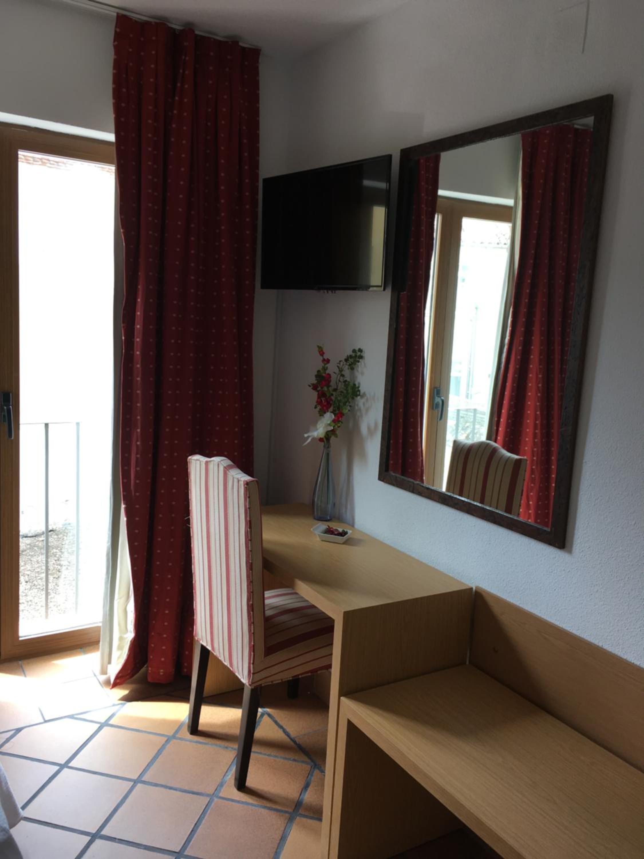 Double Room with Private Bathroom photo 2