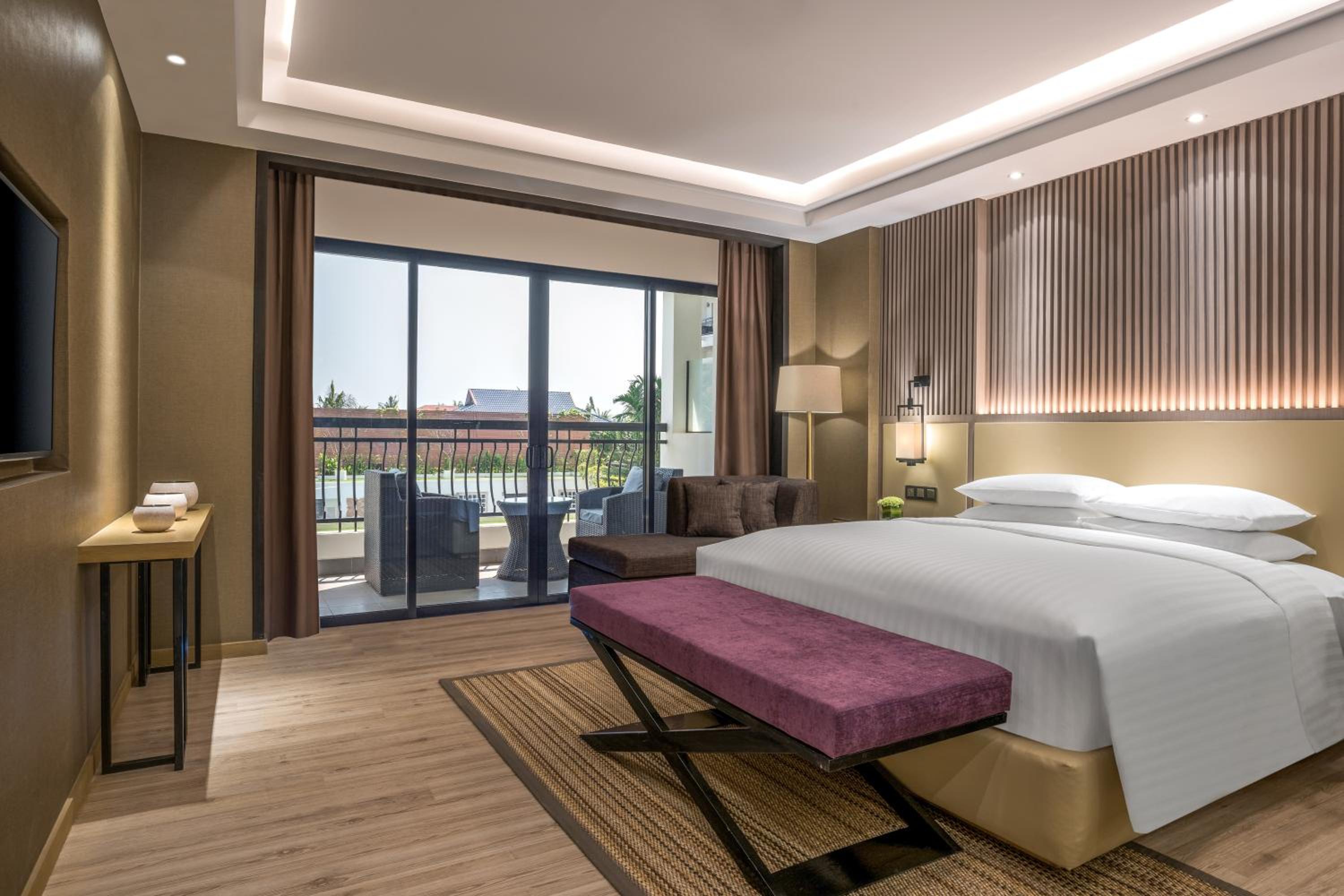 Courtyard King Suite photo 1