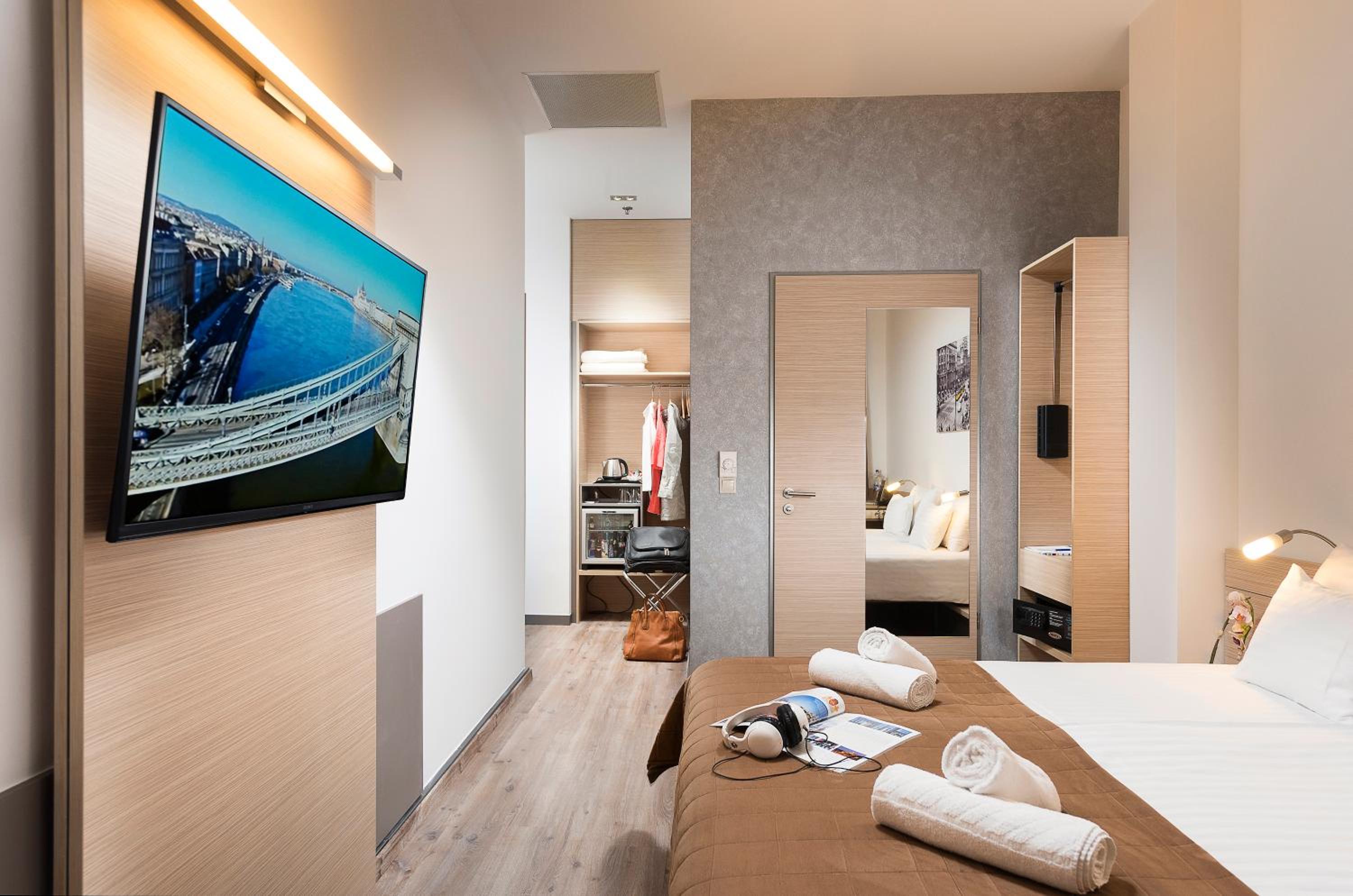 Standard Double or Twin Room - Photo 4