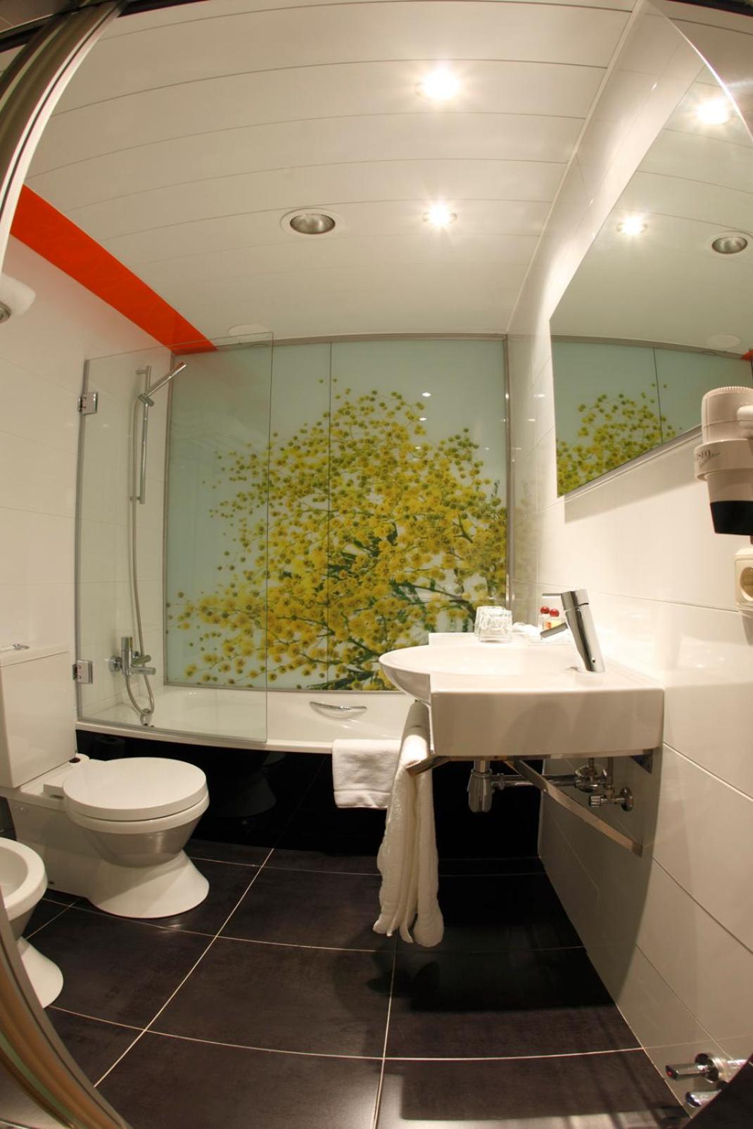 Standard Double or Twin Room - Photo 2