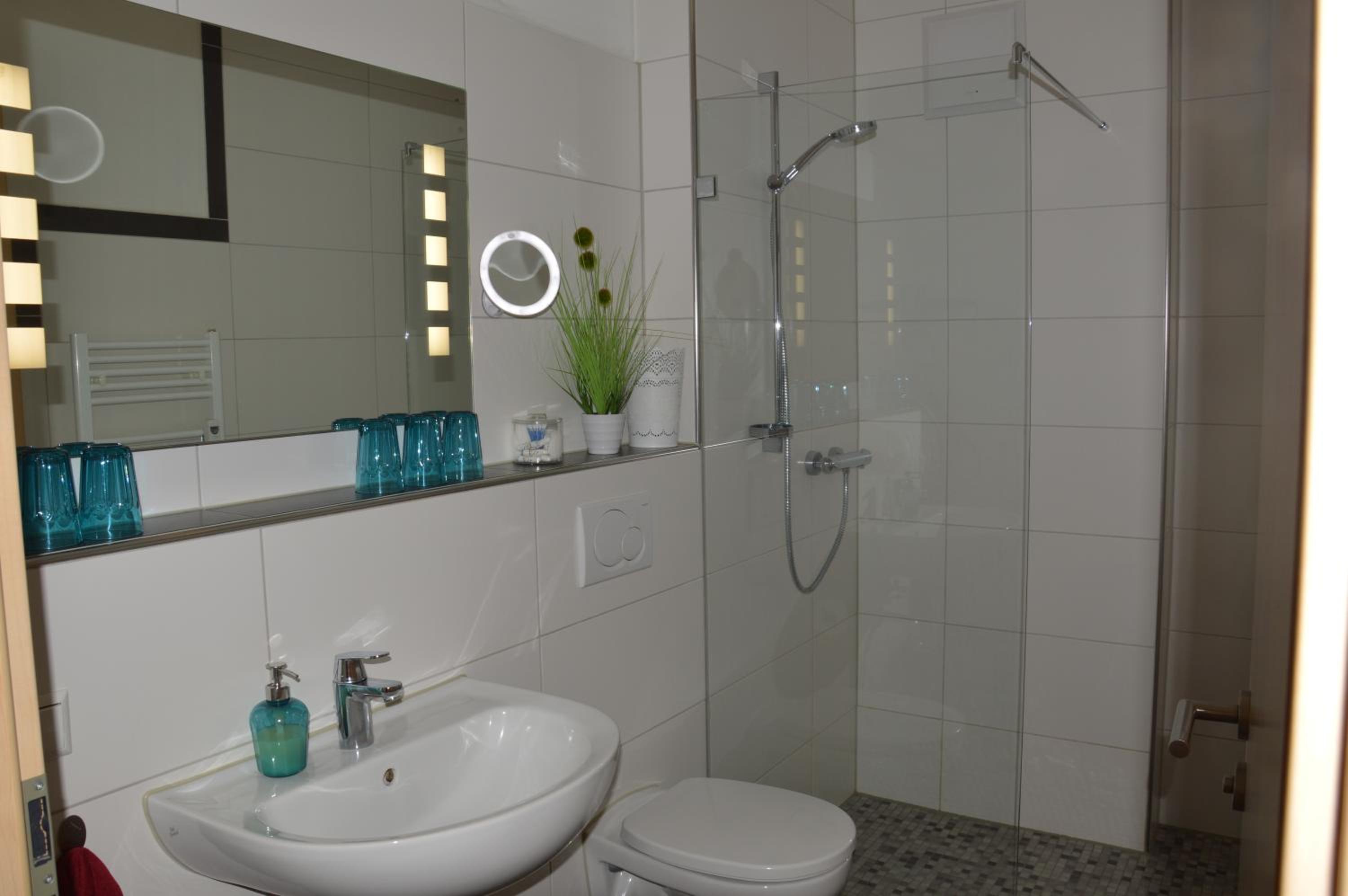 Two-Bedroom Apartment with Balcony photo 3