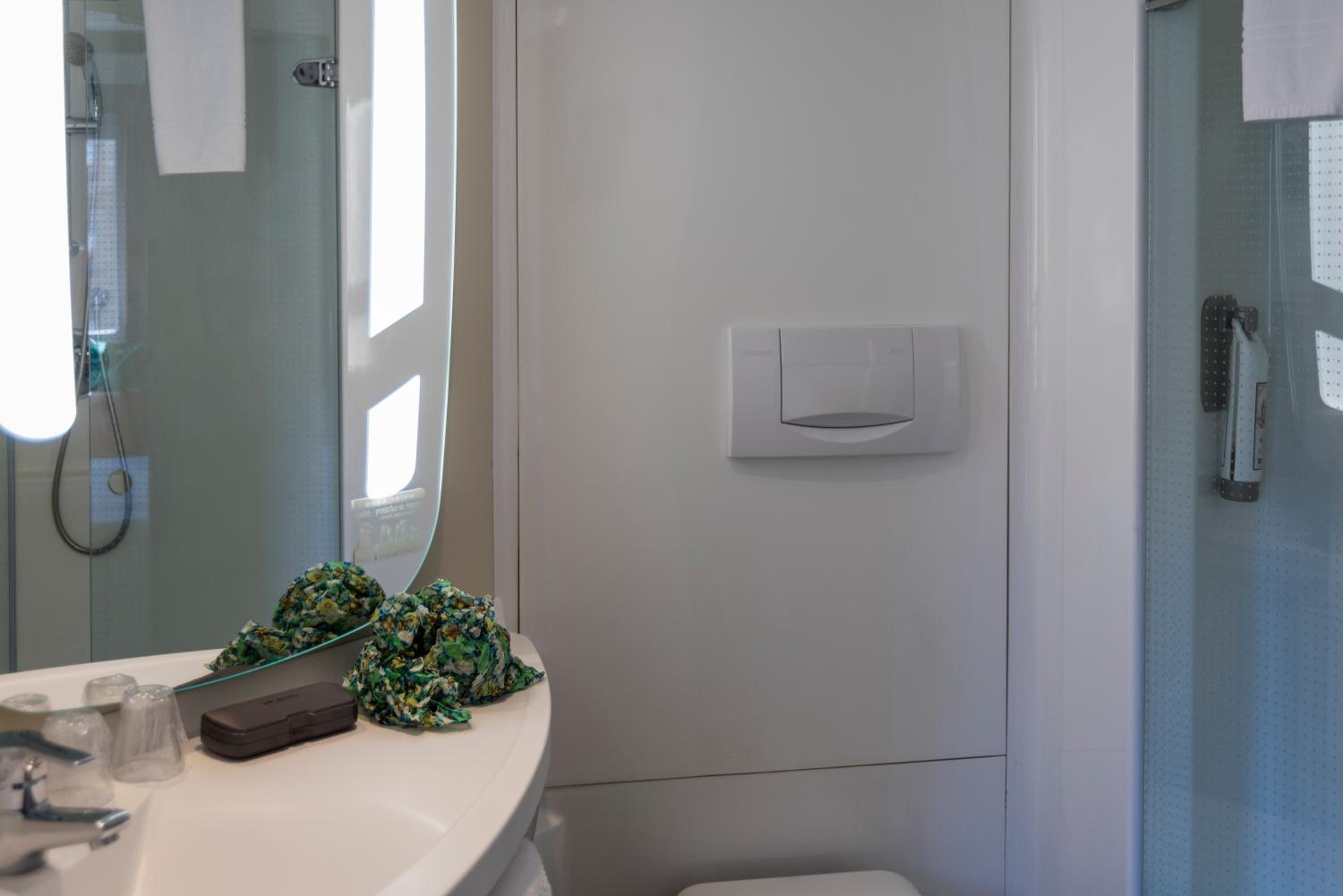 Double Room - Photo 5