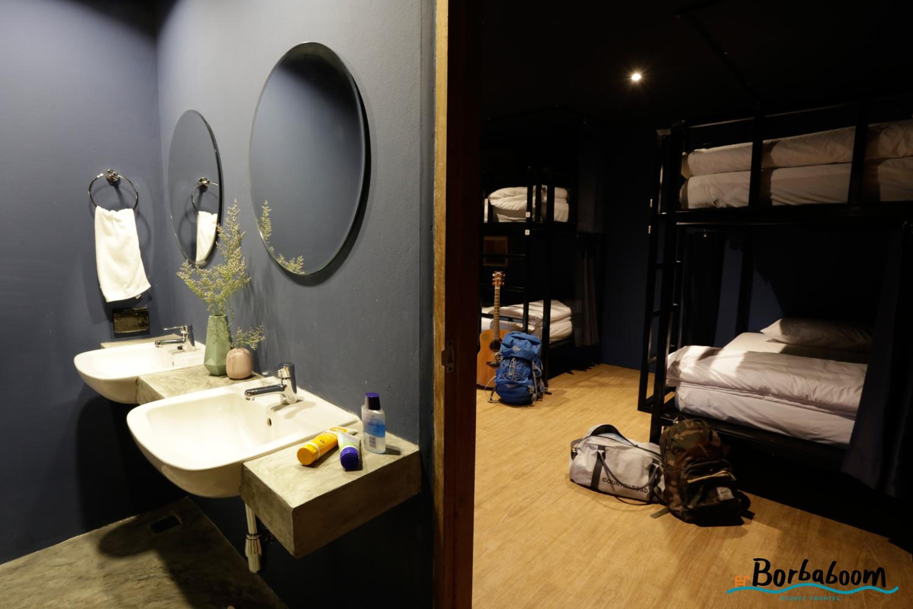 Bed in 8-Bed Male Dormitory Room photo 3