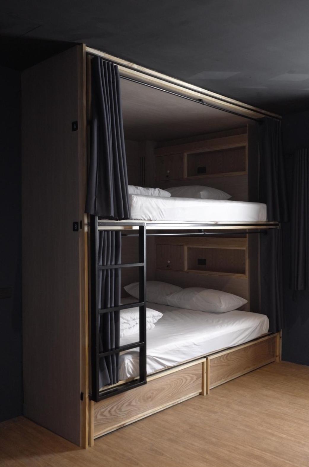 Capsule Double Bed photo 3