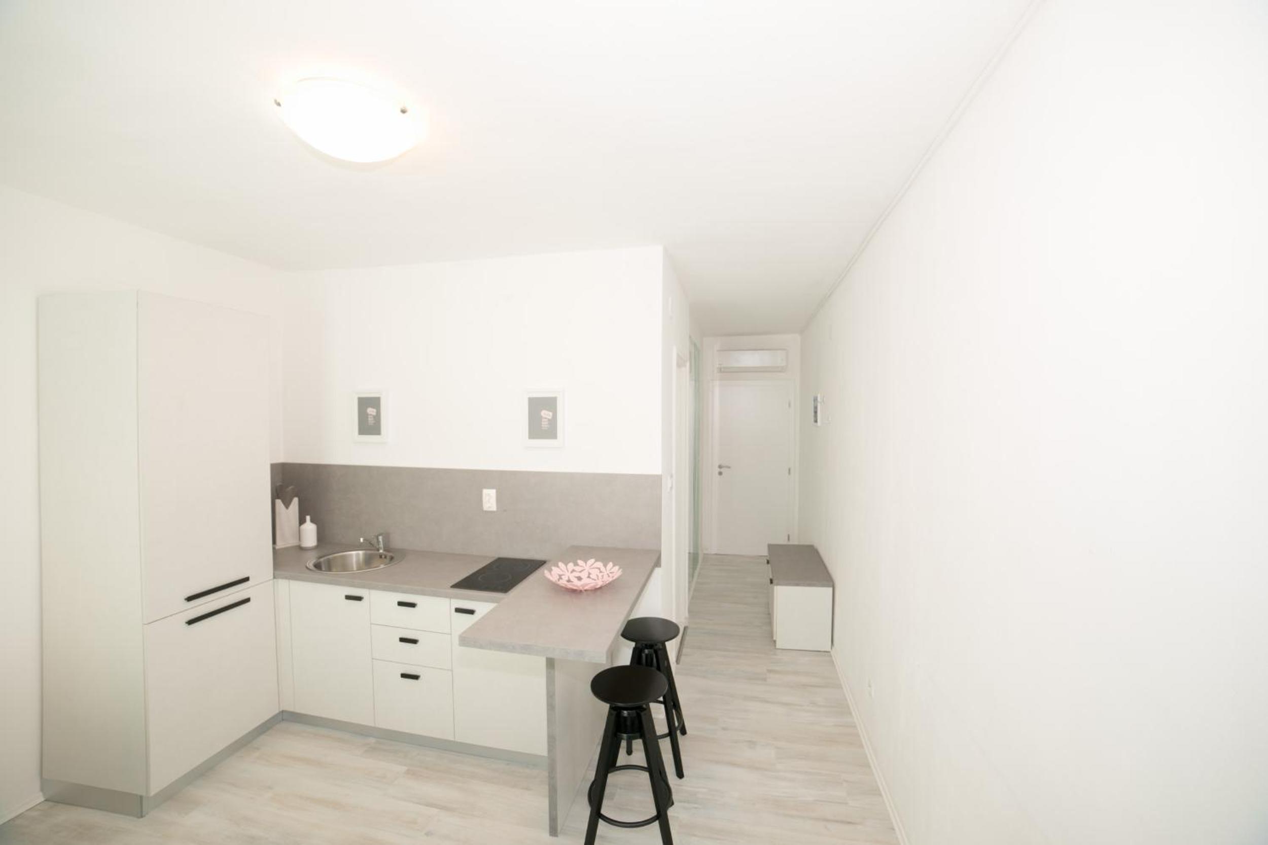 Studio Apartment with View - Photo 11