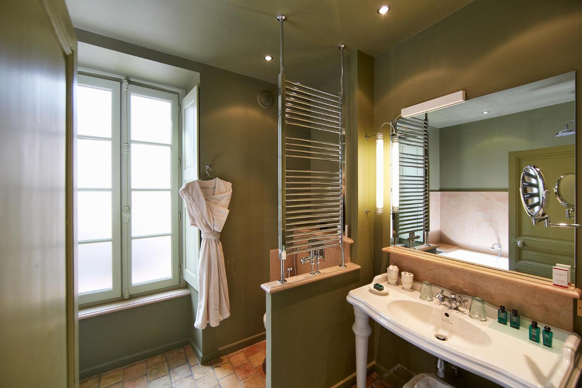 Superior Duplex Suite - Photo 4