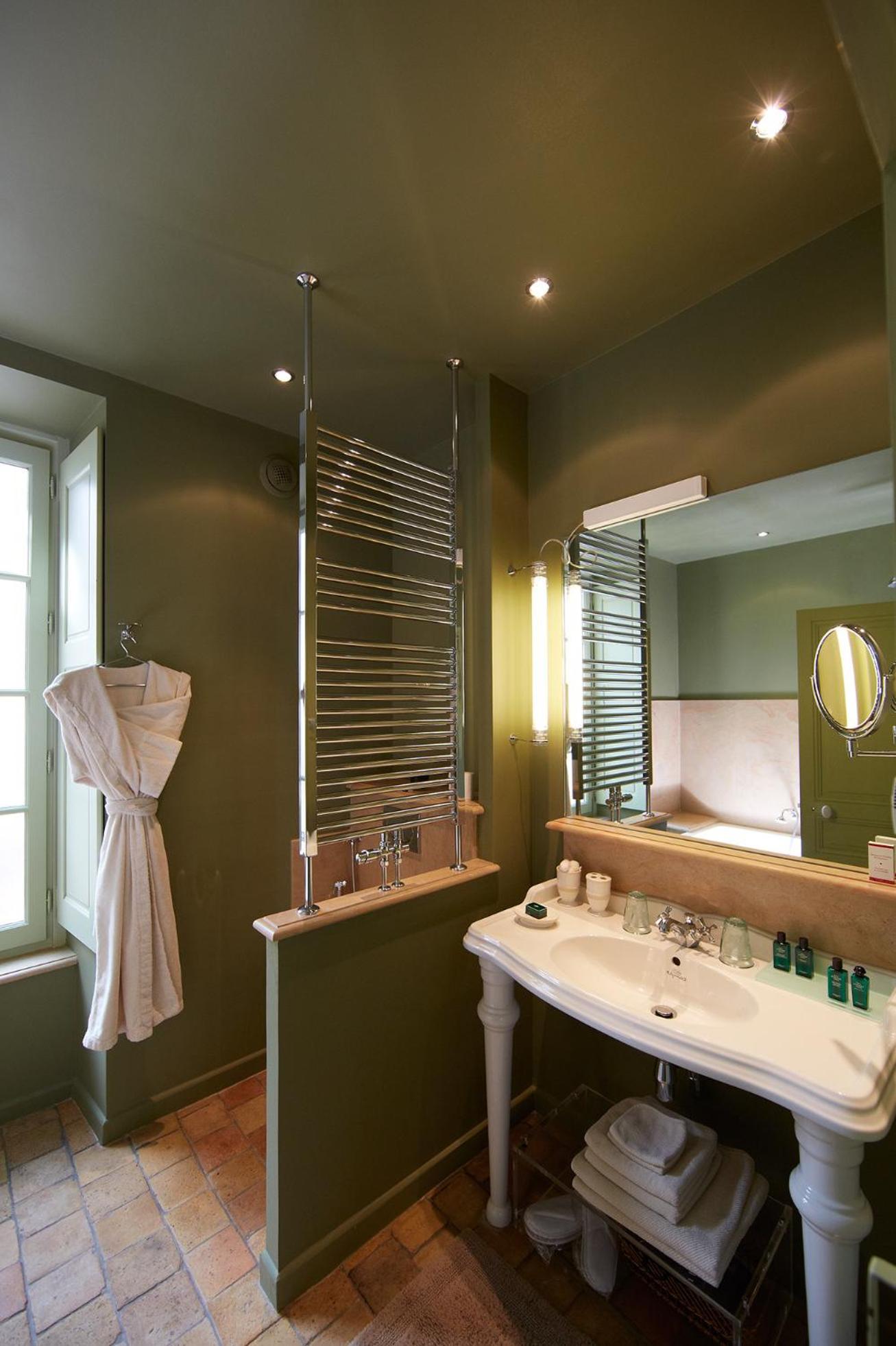Superior Duplex Suite - Photo 2