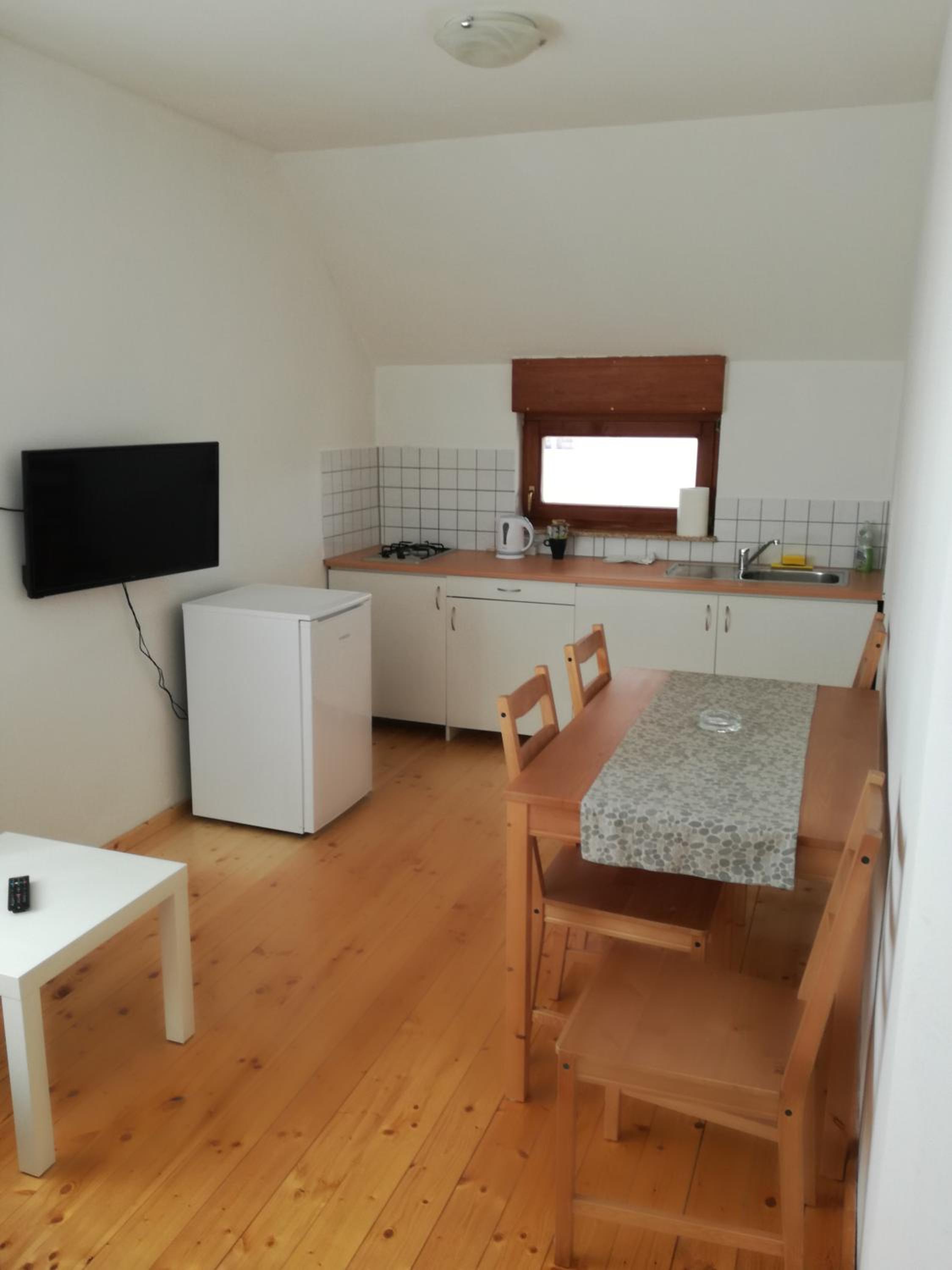 One-Bedroom Apartment - Photo 11