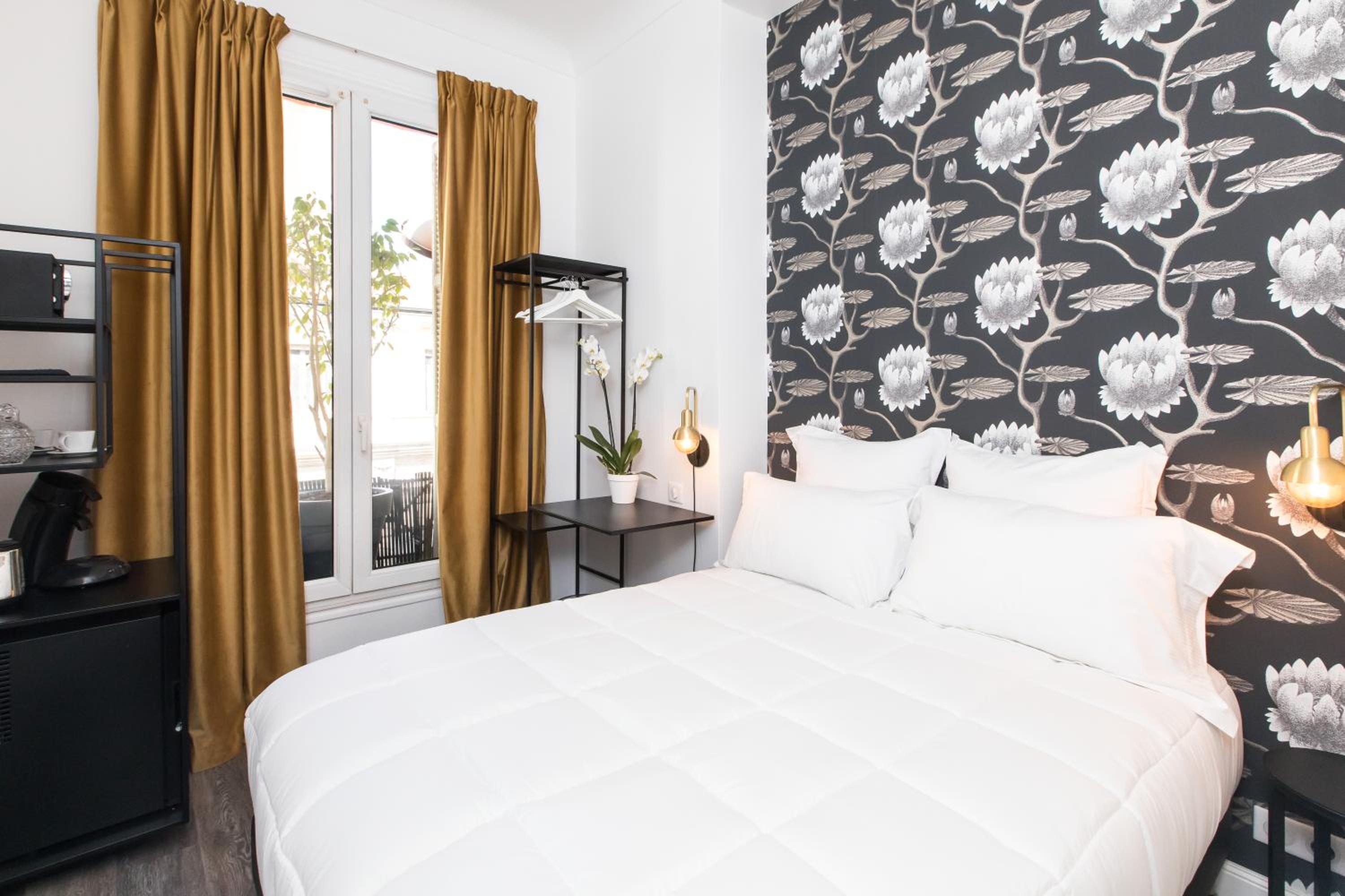 Standard Double Room - Photo 3