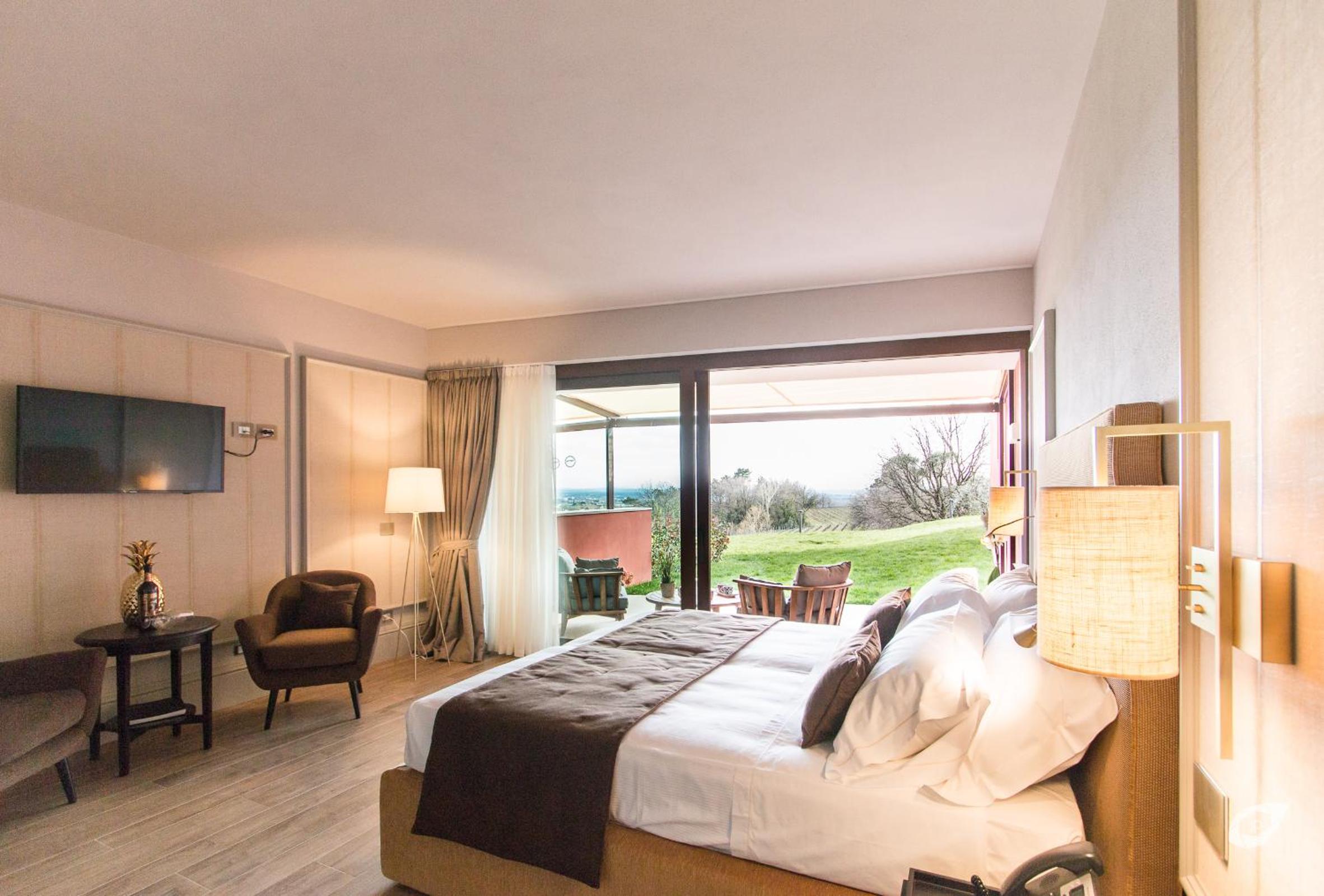 Superior Double or Twin Room with Garden View photo 3