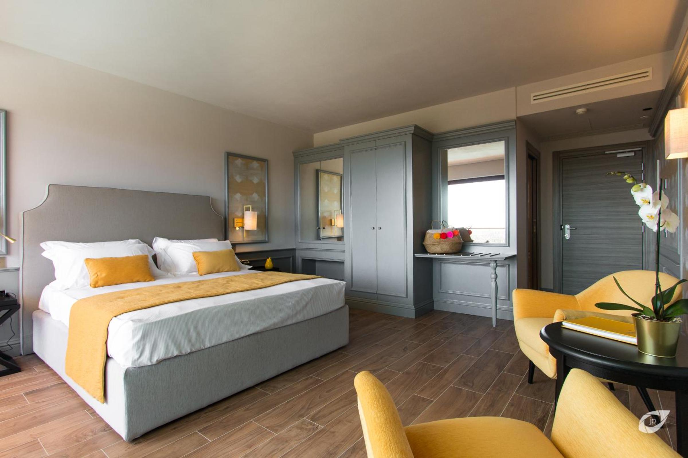 Double Room with Balcony photo 2