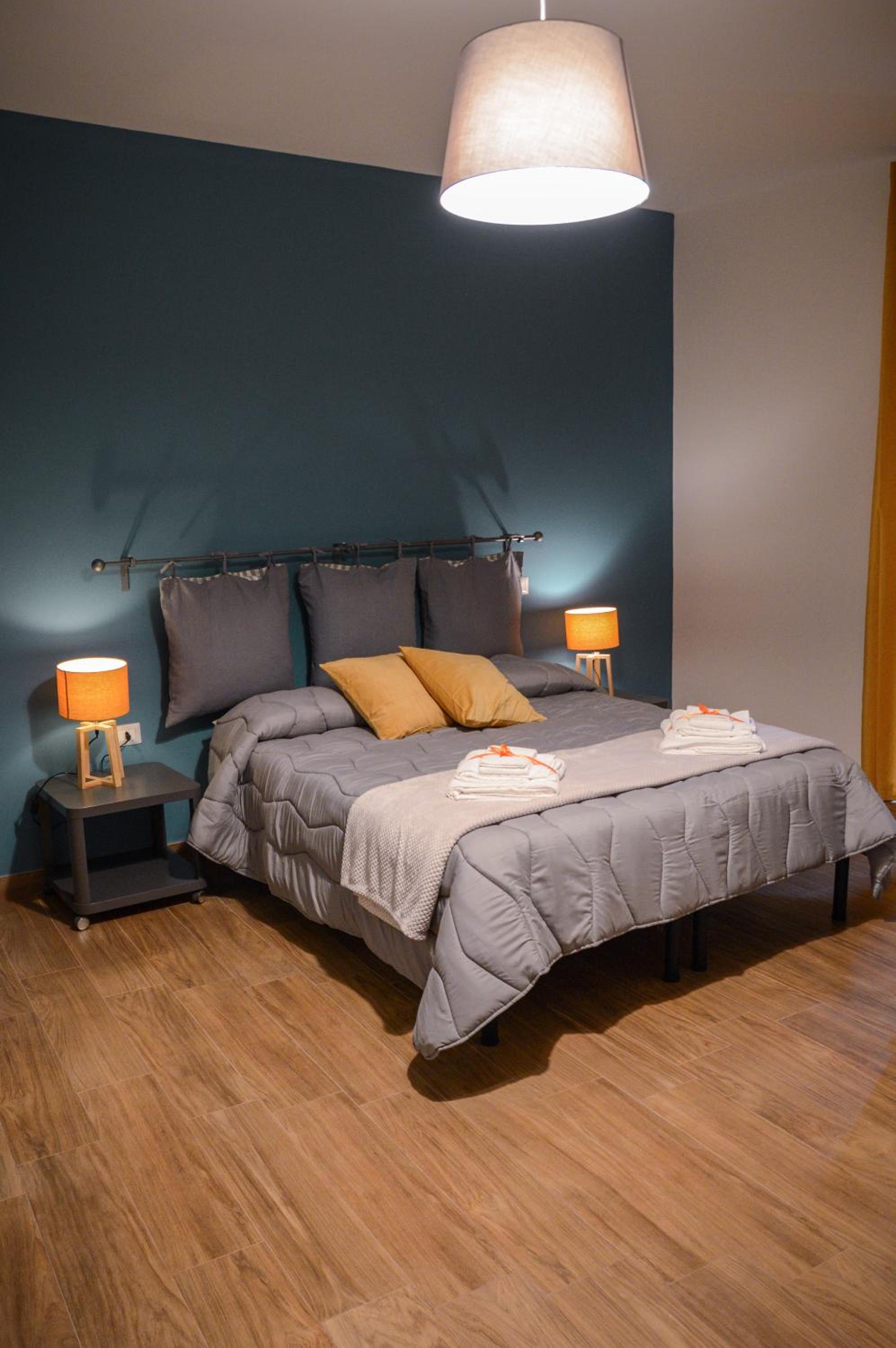 Double or Twin Room with Private Bathroom - Photo 3