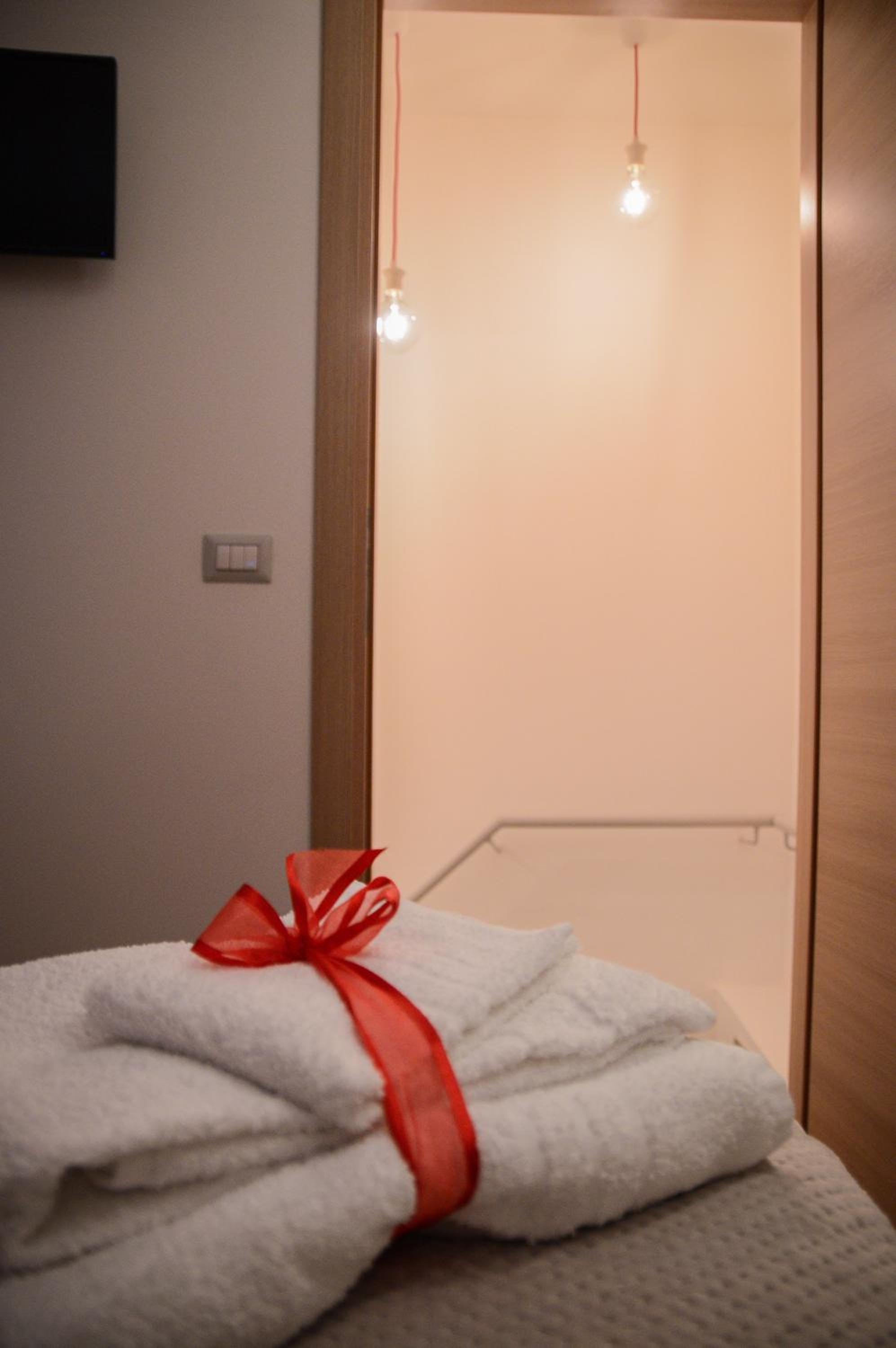 Double Room with Private Bathroom - Photo 4