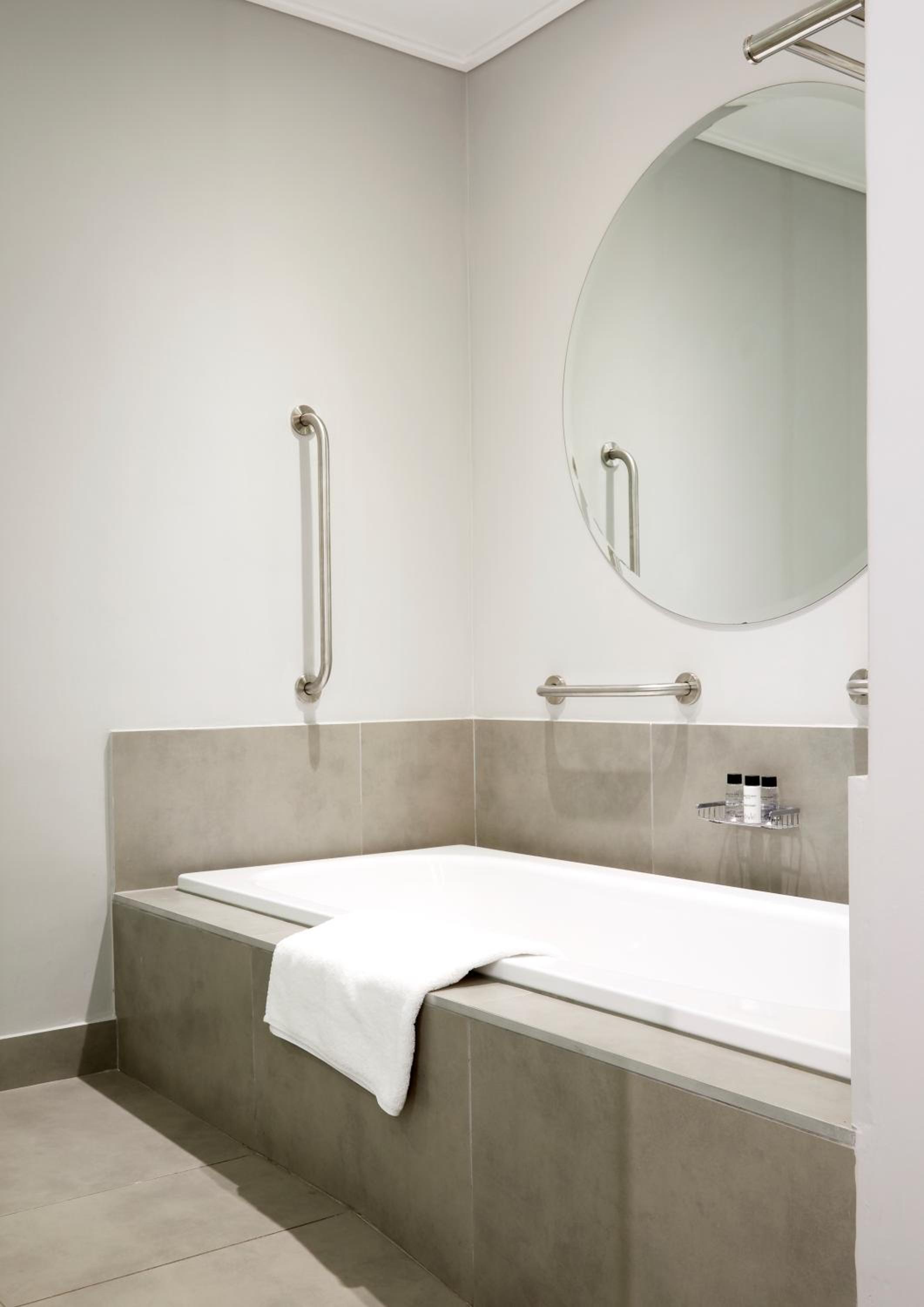 Superior Double Room with Mountain and Harbor View - Photo 10