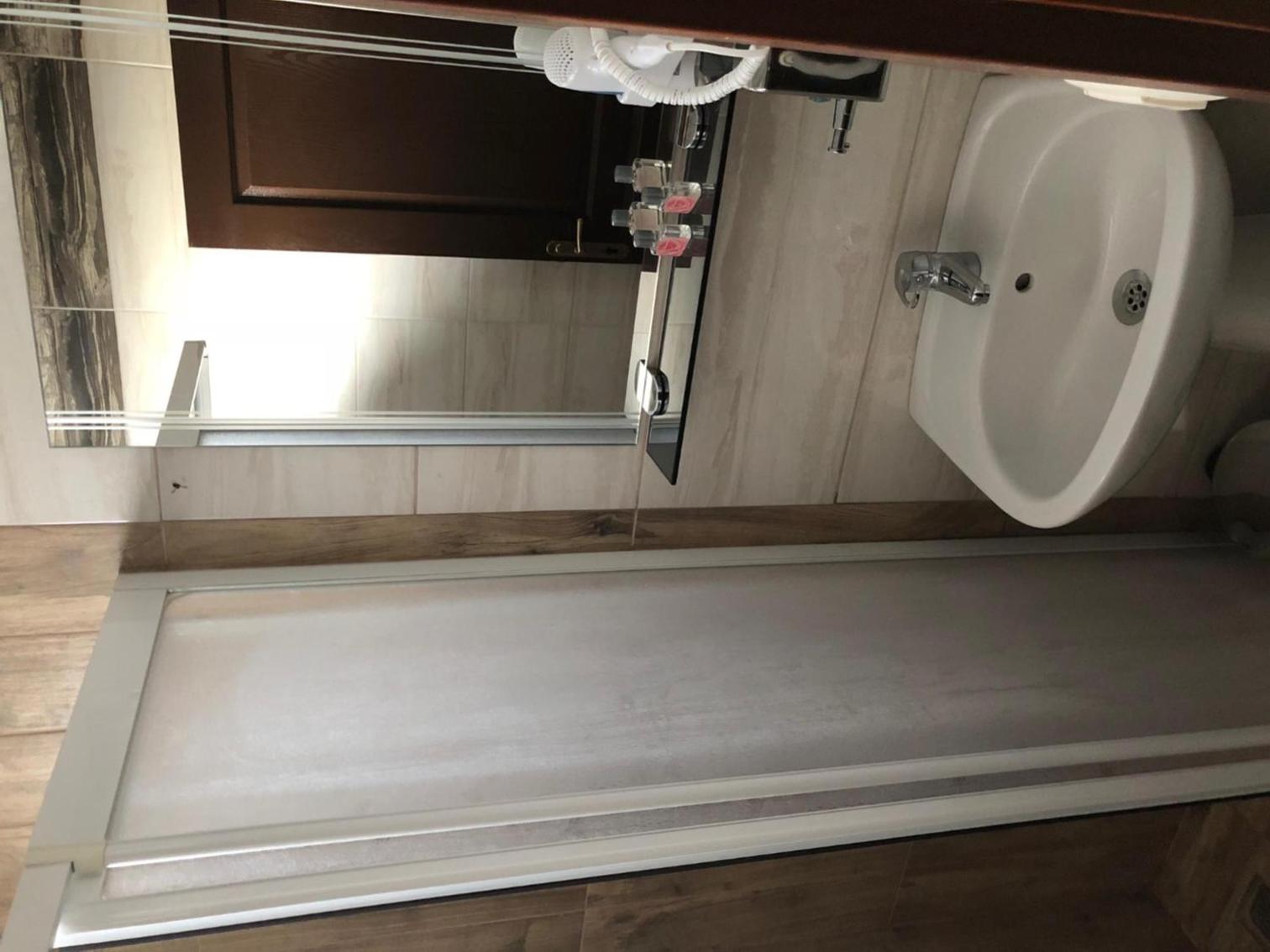 Basic Triple Room photo 3